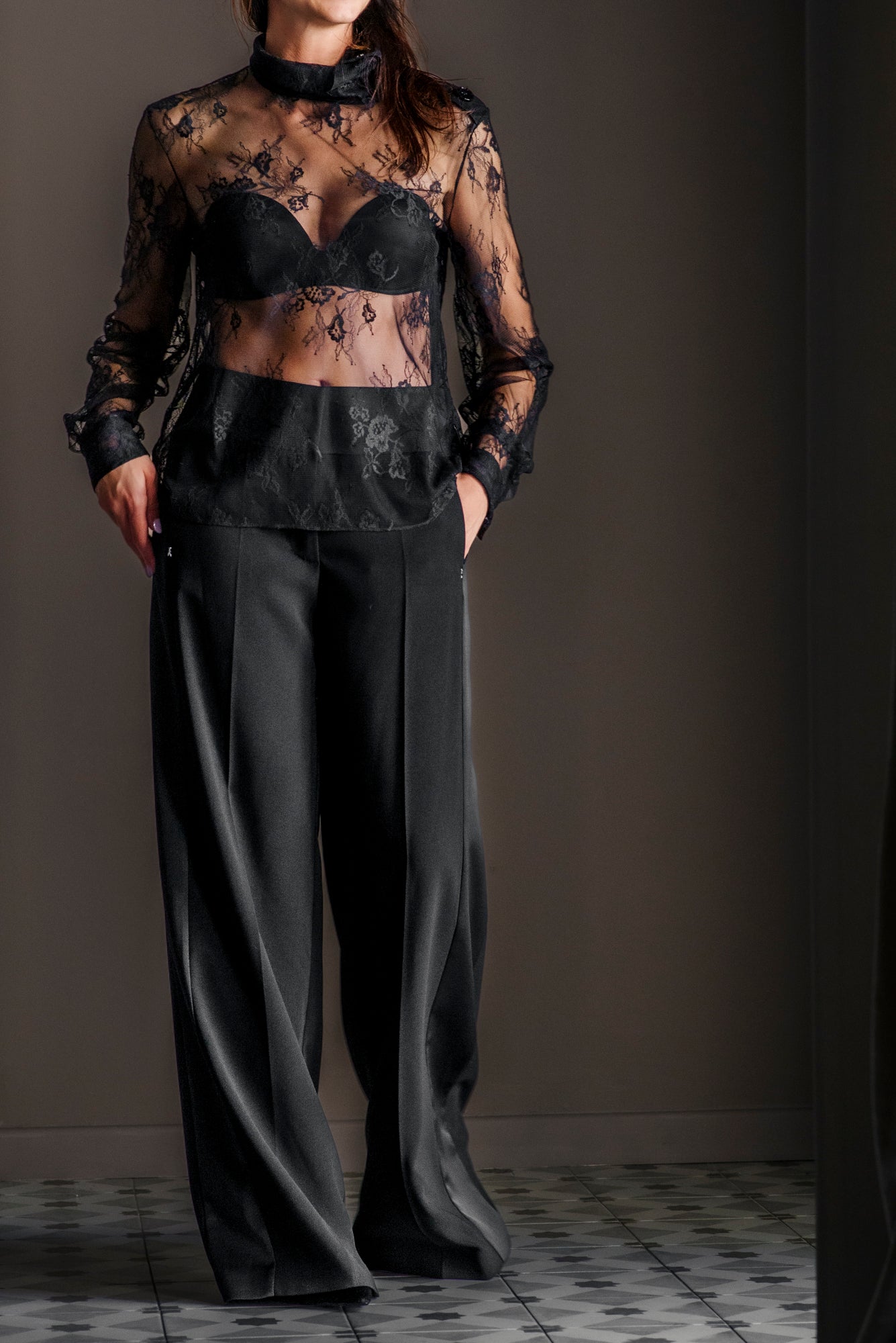 Pantaloni fluidi sartoriali con banda laterale