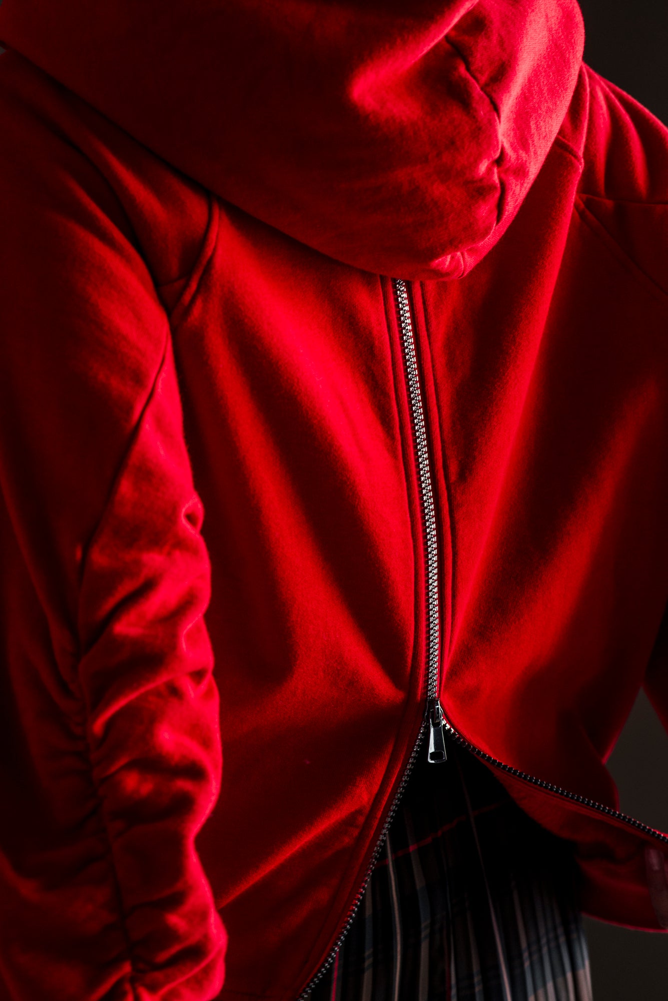 Felpa Noumeno con Zip Posteriore – Melograno