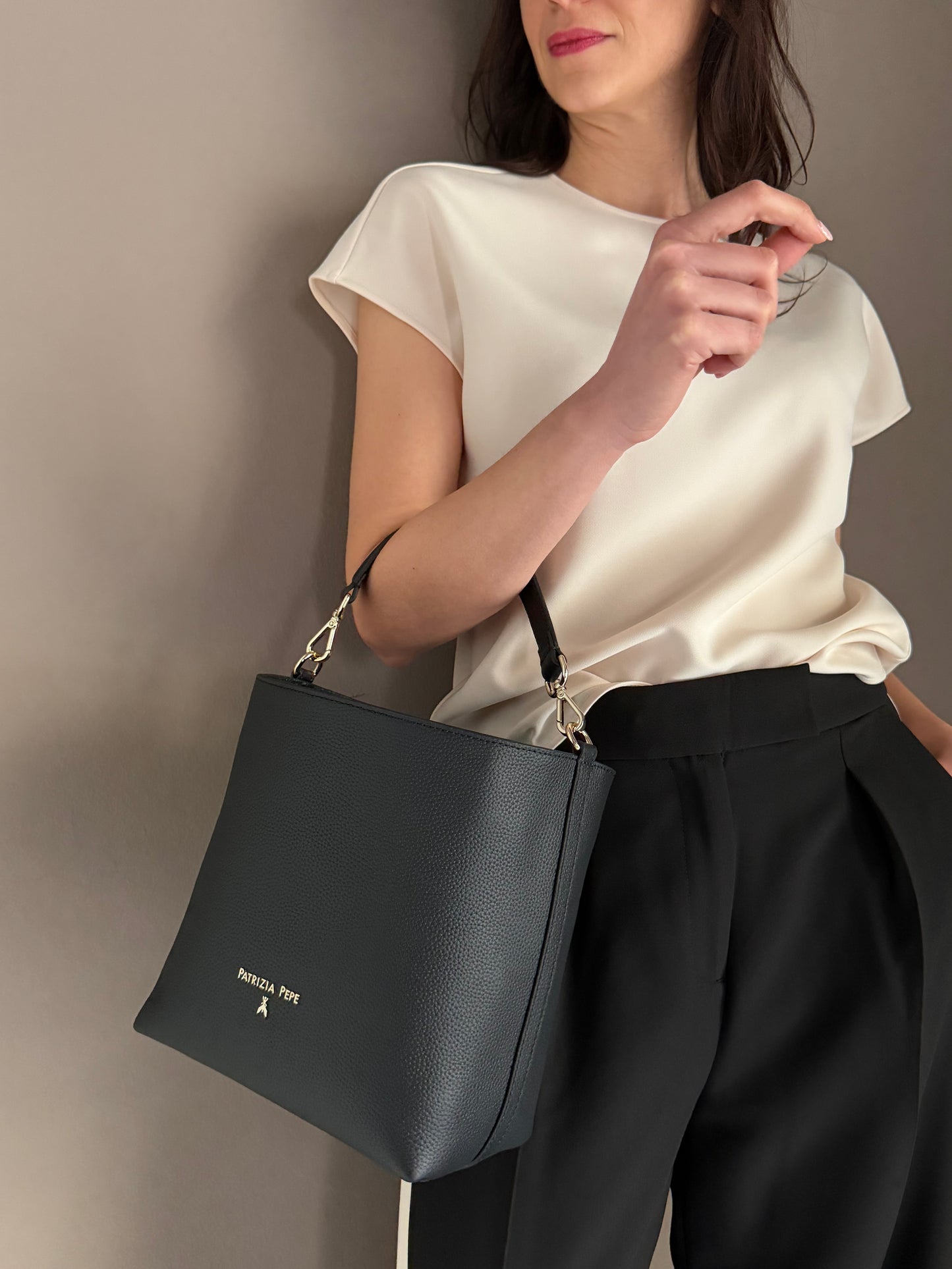 Borsa secchiello con tracolla