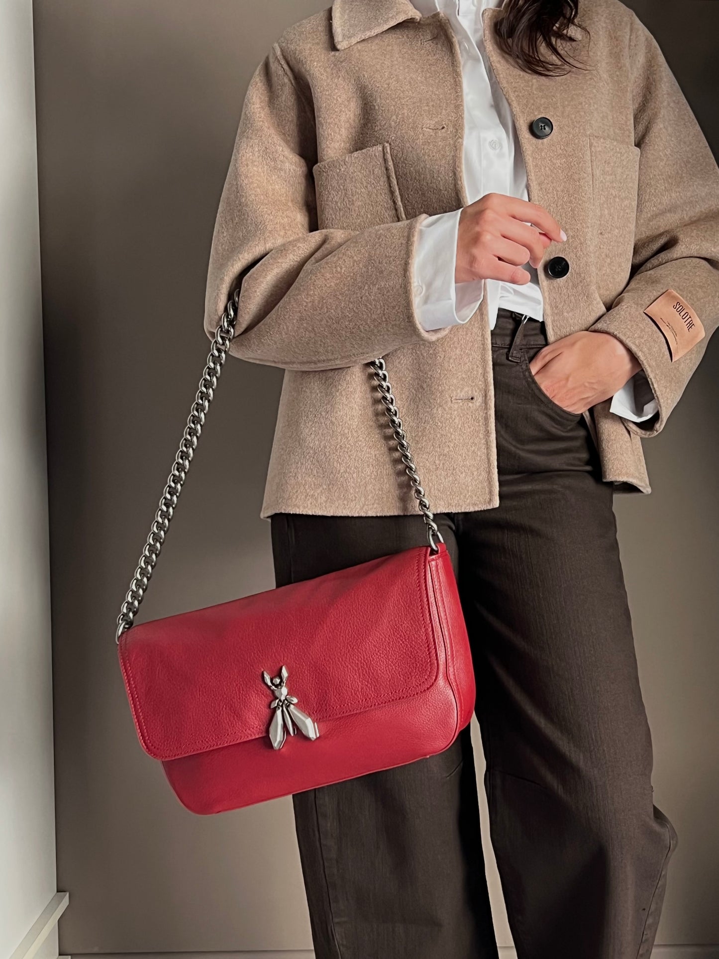 Borsa a spalla media con catena