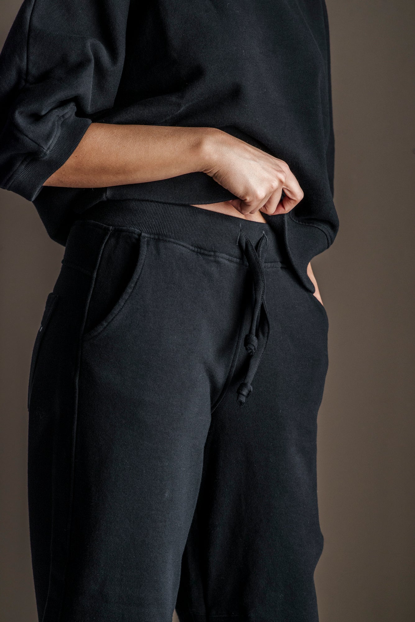 Pantalone in felpa Nero Noumeno Concept