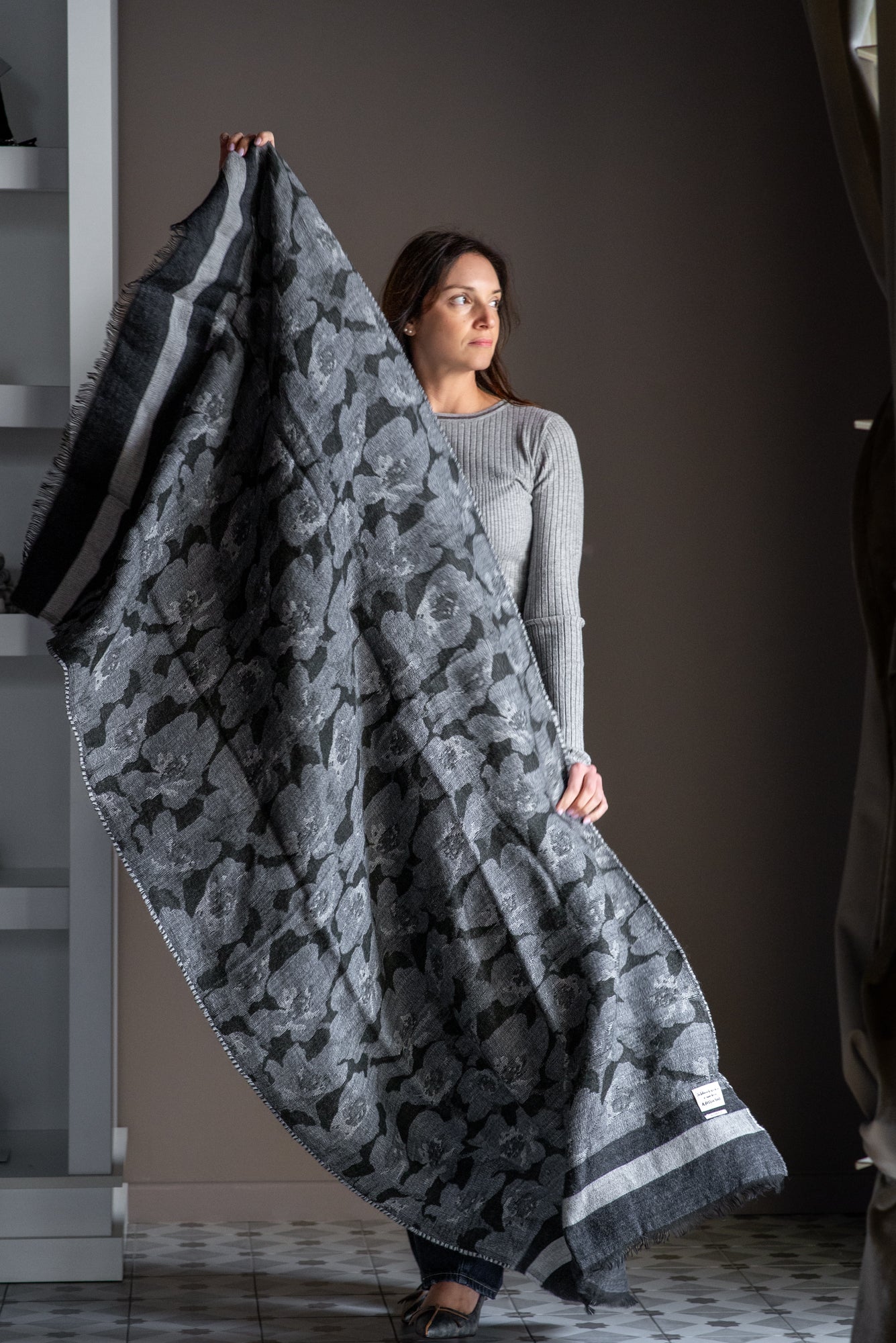 Sciarpa Maxi Fiori Stilizzati – Alessia Santi