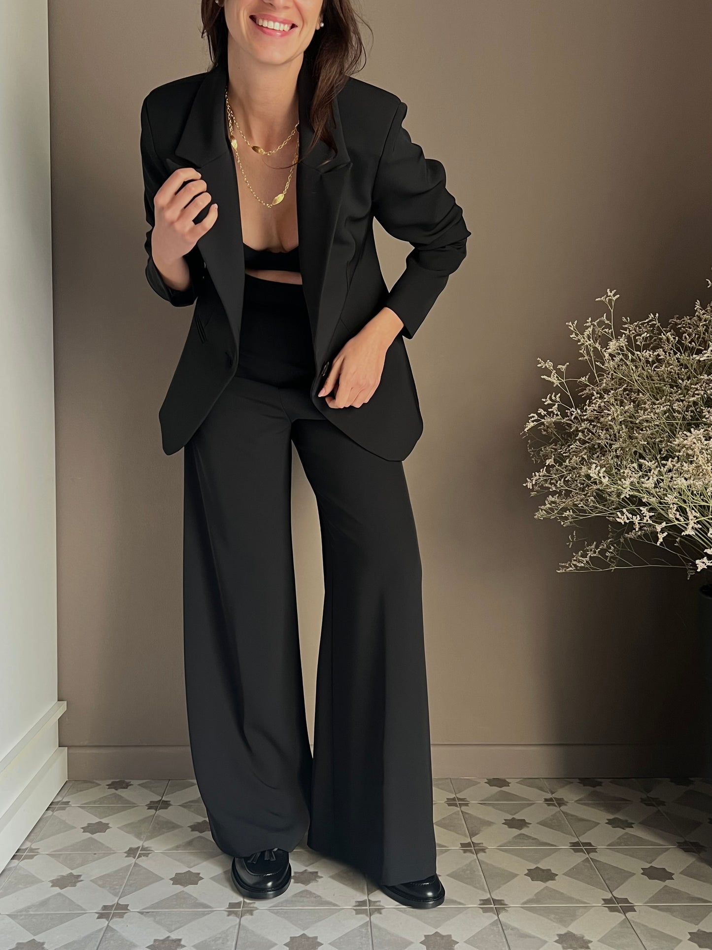 Pantalone nero in crepe vita alta