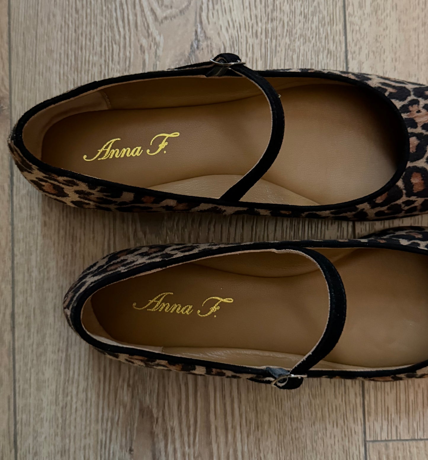 Scarpa Mary Jane leopard in camoscio