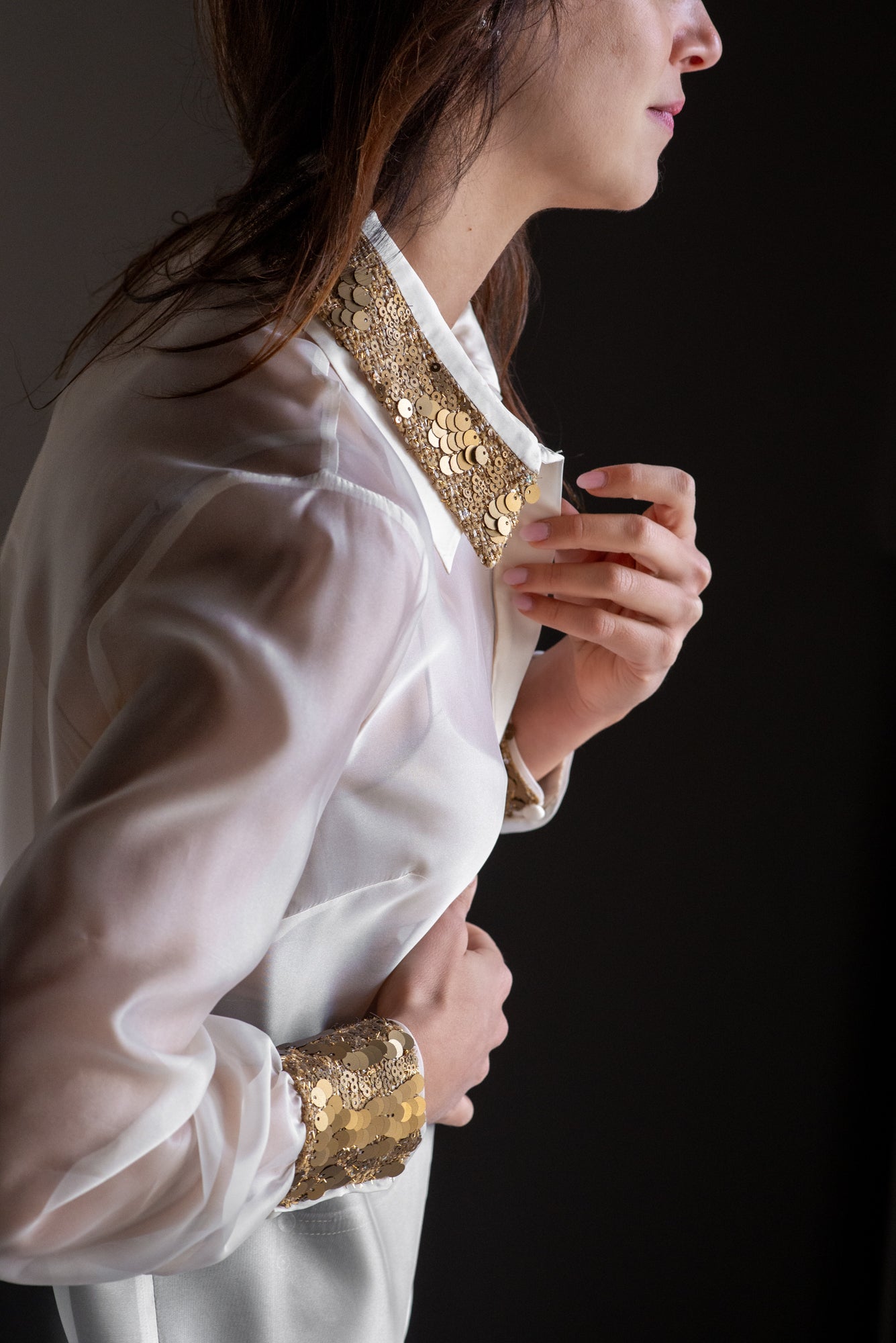 Blusa in organza con dettagli paillettes