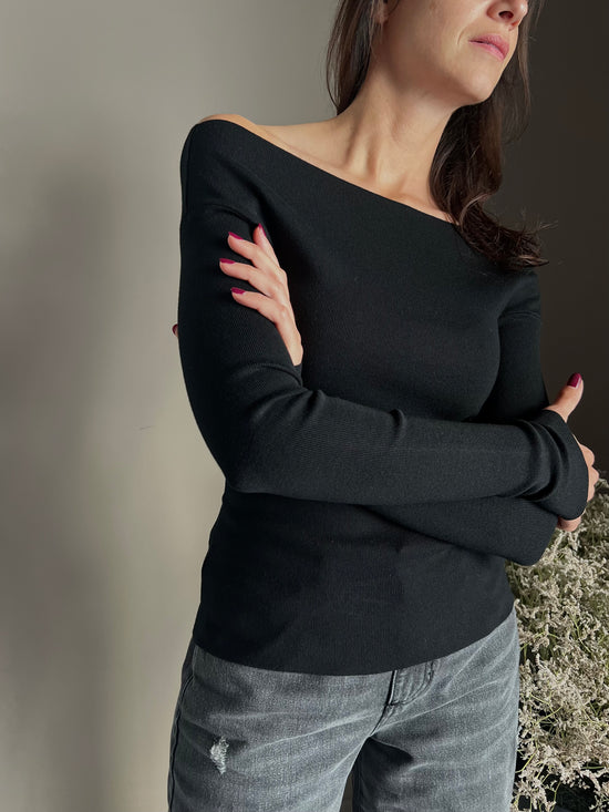Maglia off shoulder nera