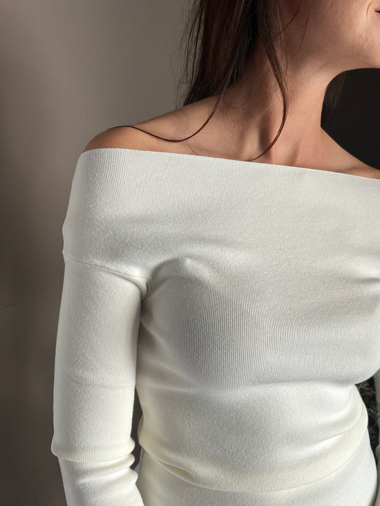 Maglia off-shoulder milk