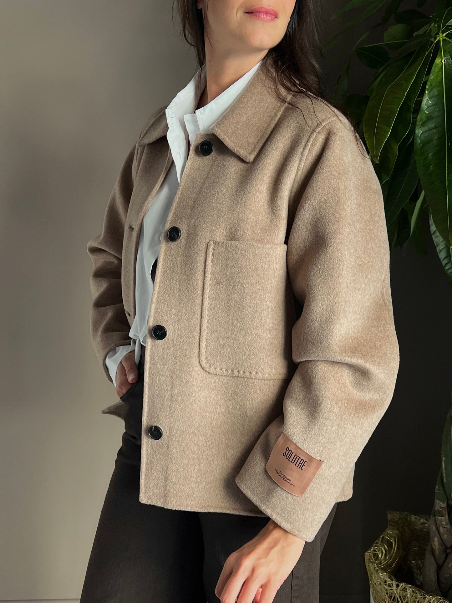 Giacca shacket in lana e cashmere beige