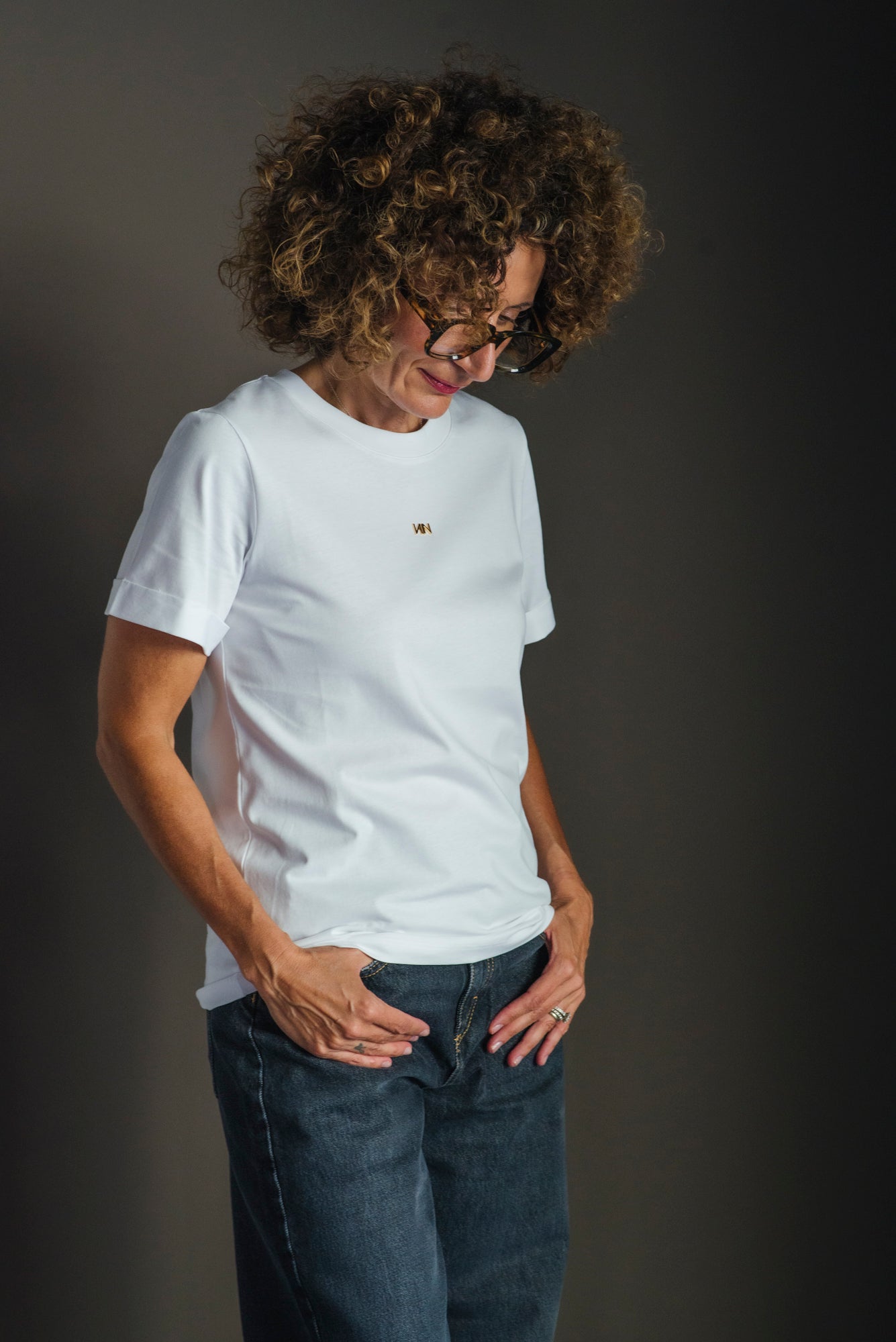 T-shirt in cotone premium con monogram oro