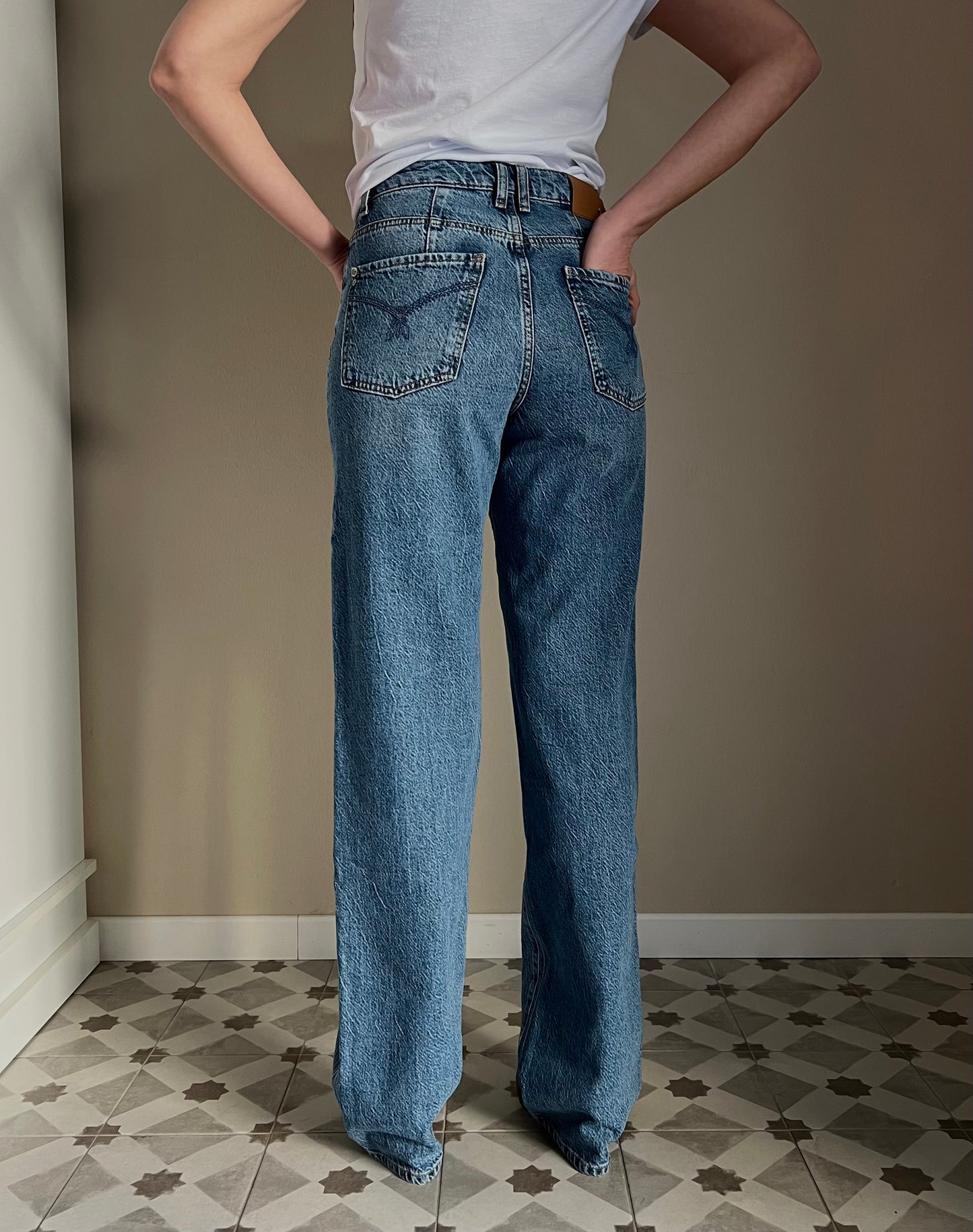 Pantalone jeans a vita alta gamba dritta