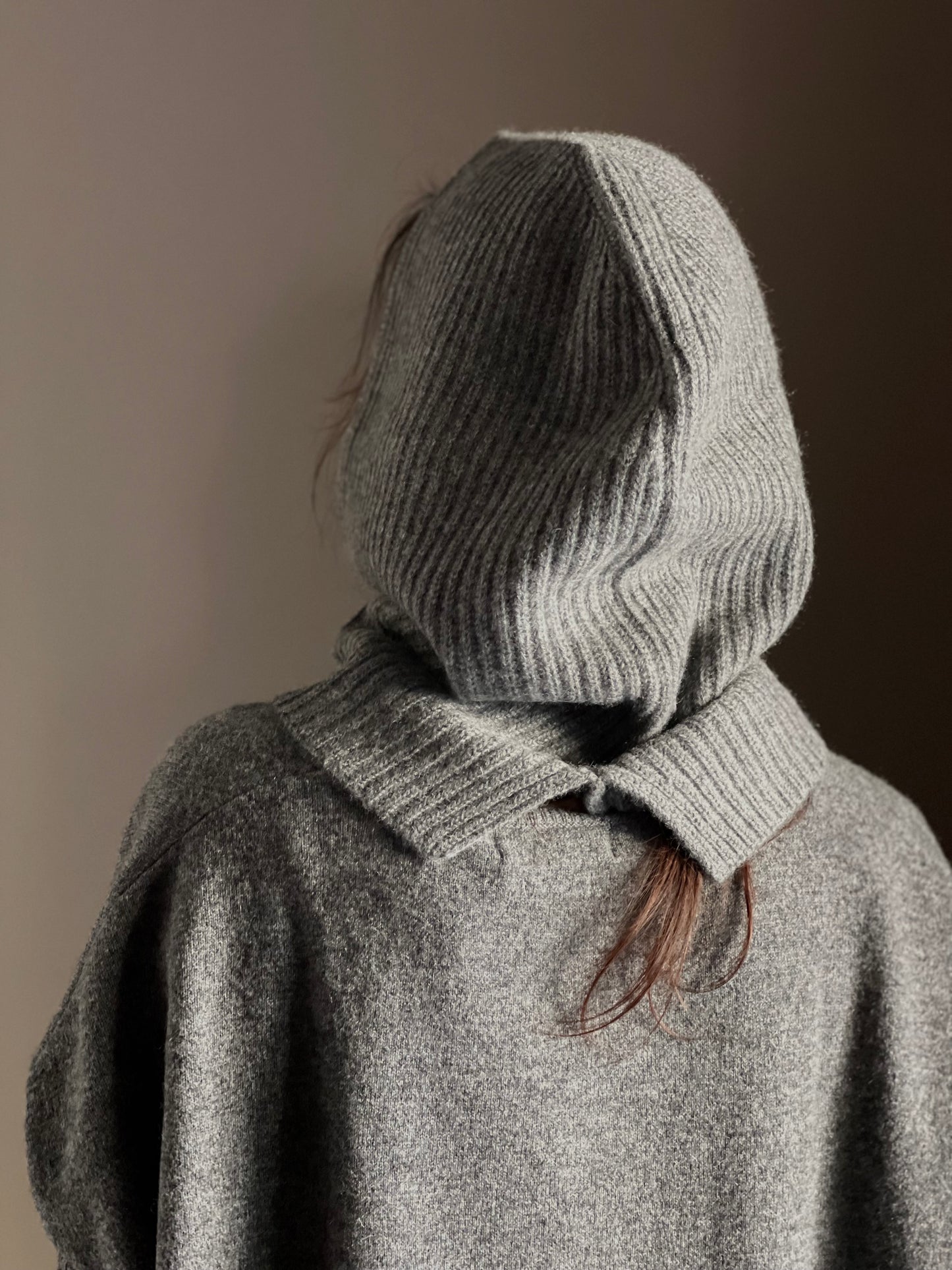 Cappuccio/balaclava in cashmere grigio