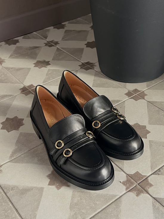 Mocassino in pelle con dettagli gold