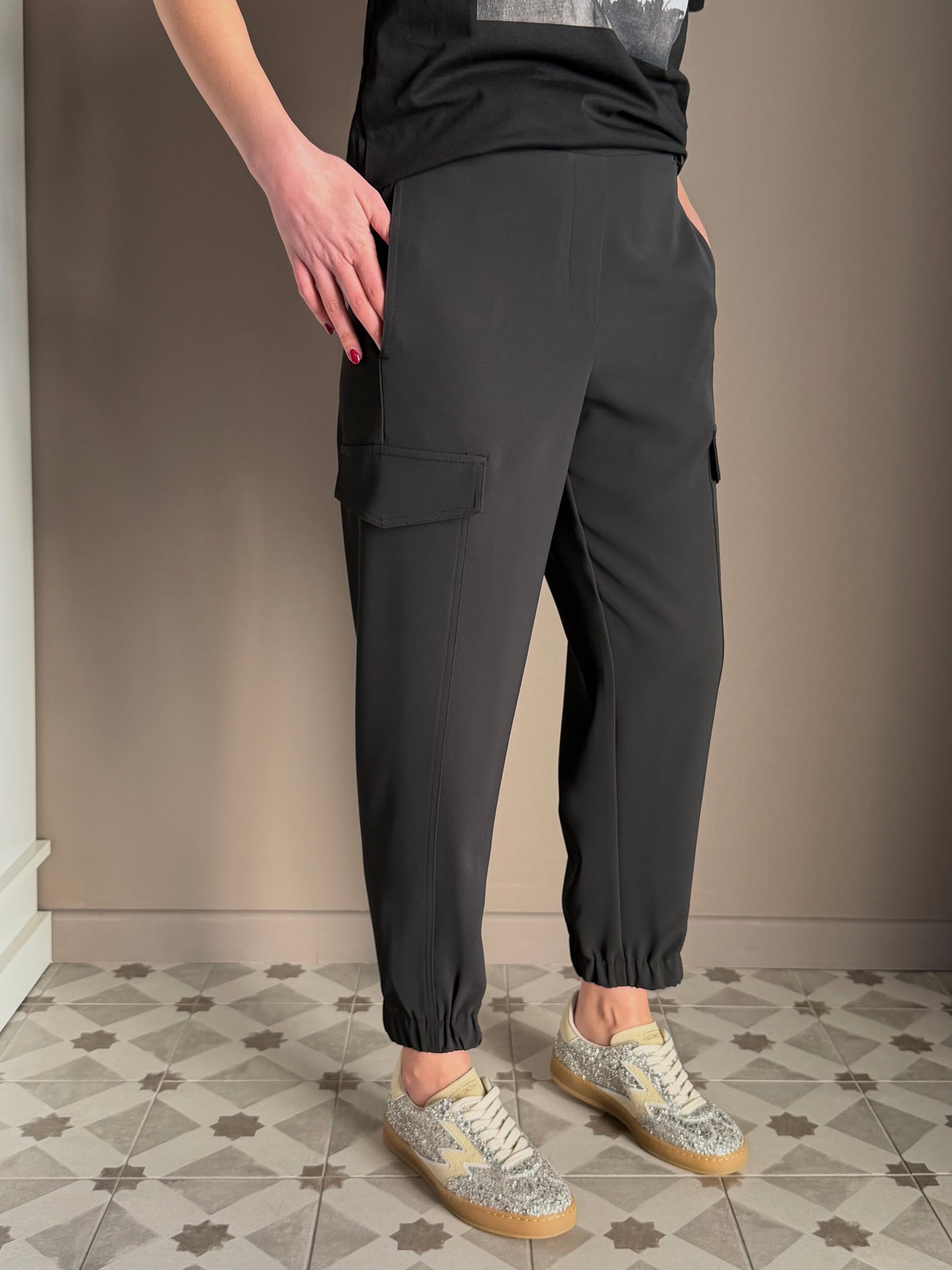 Pantalone cargo in crepe