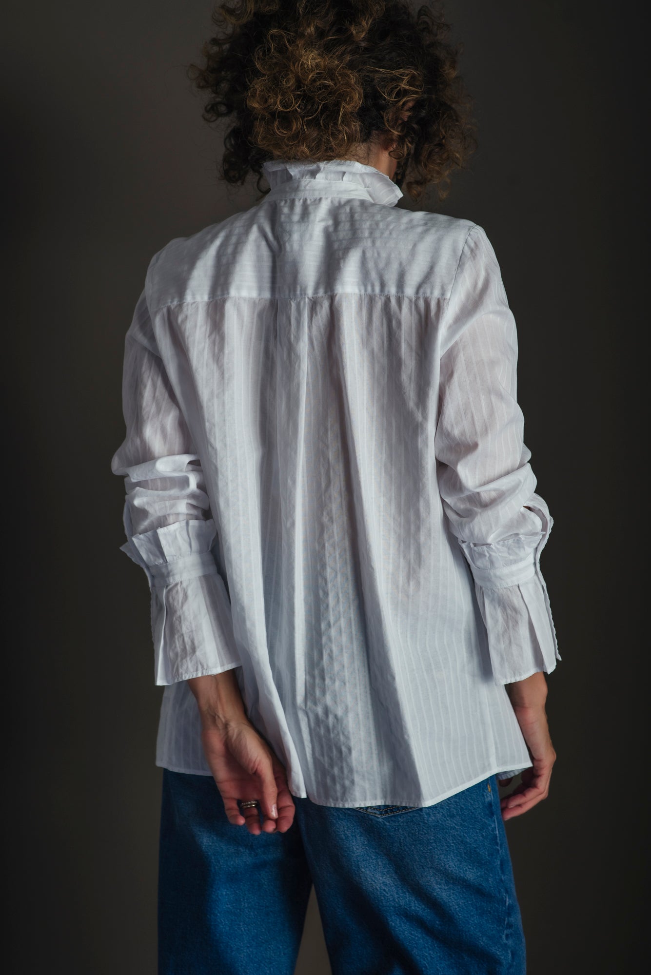 Camicia in cotone svasata con dettagli plisse bianca