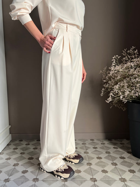 Pantalone morbido con pieghe