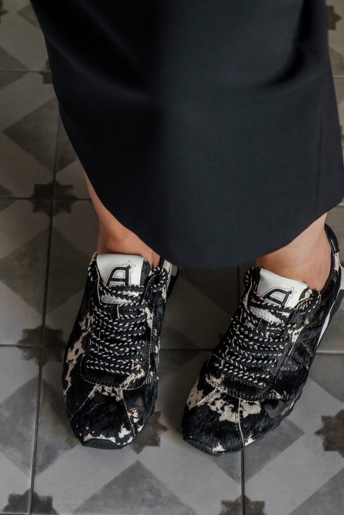 Sneakers in cavallino bianco/nero