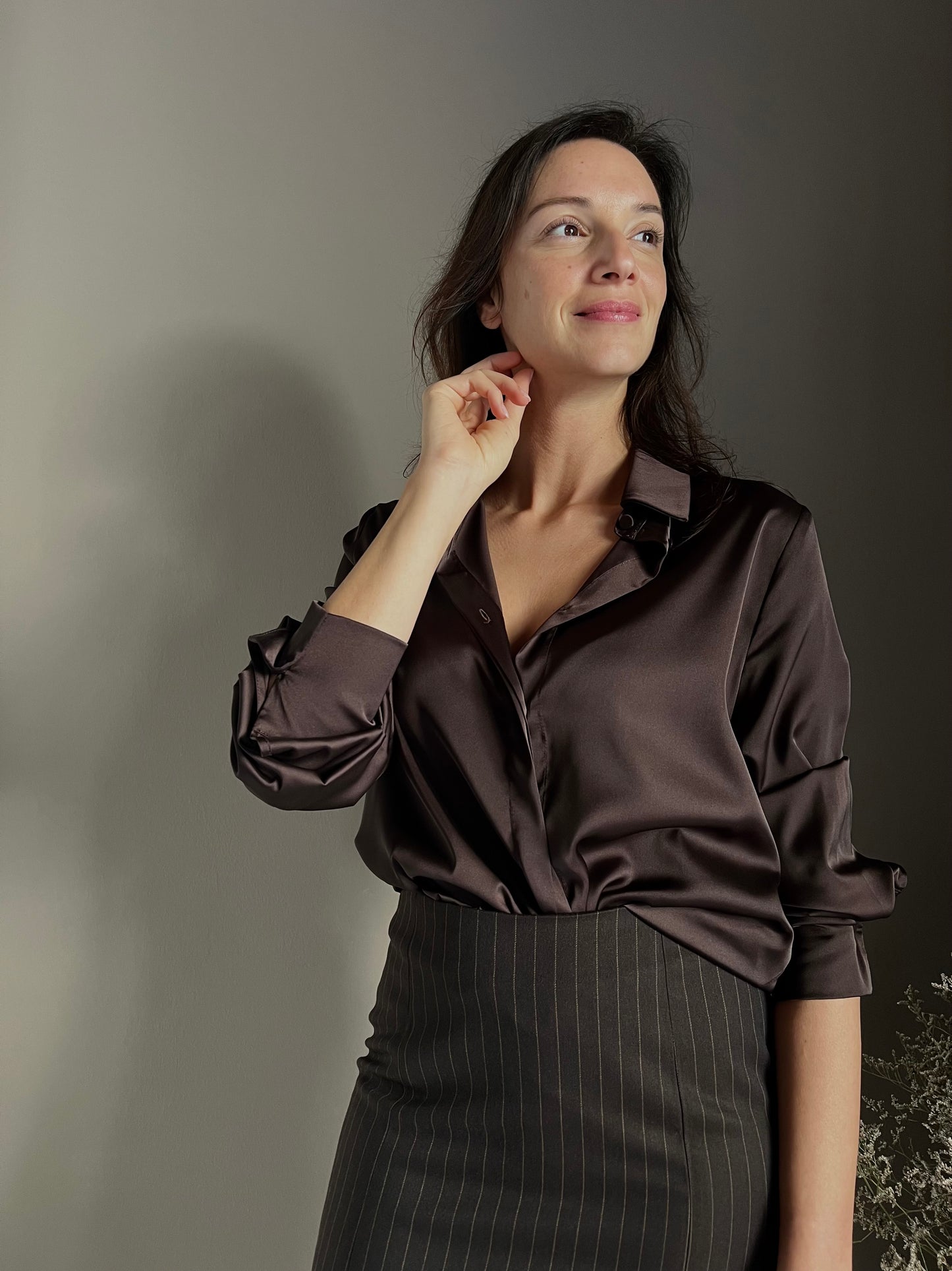 Camicia in satin cioccolato