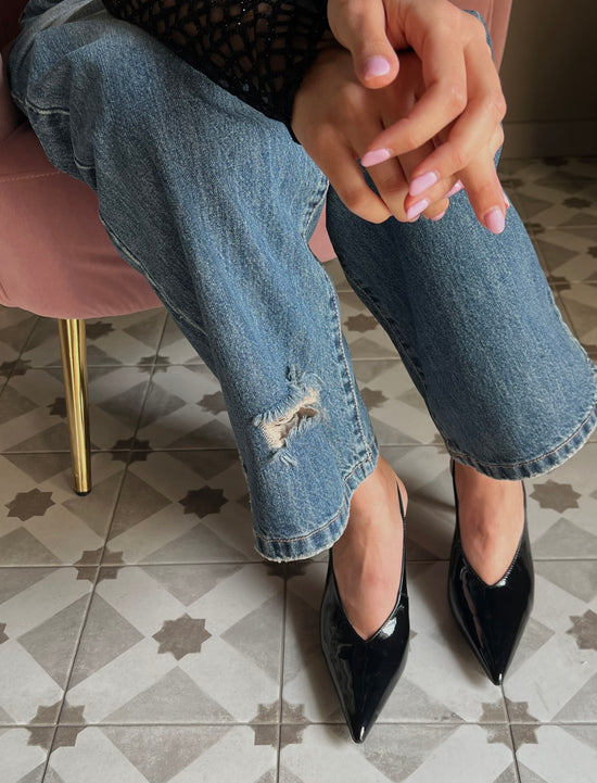 Slingback in vernice nera