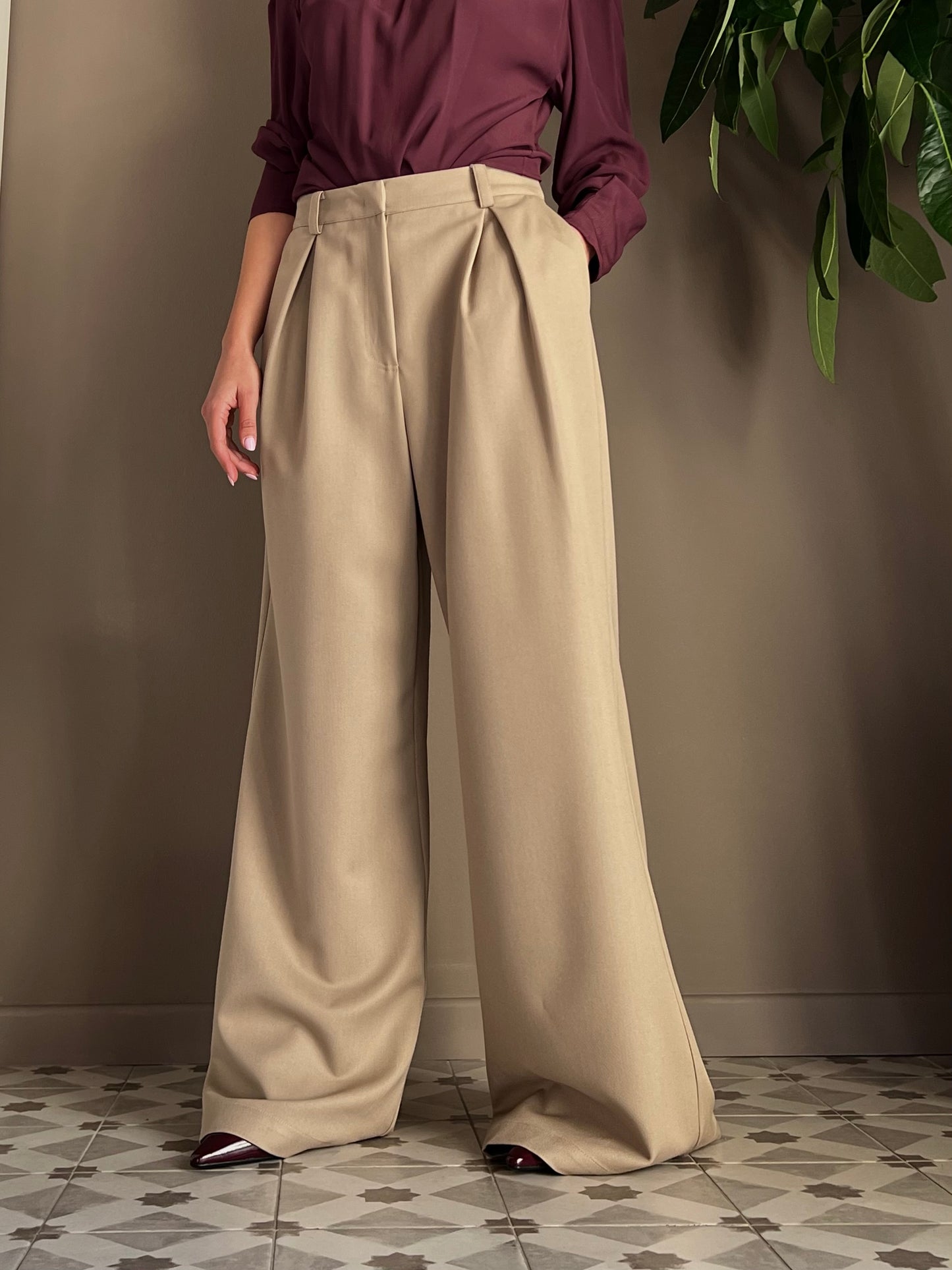 Pantalone oversize in gabardine beige
