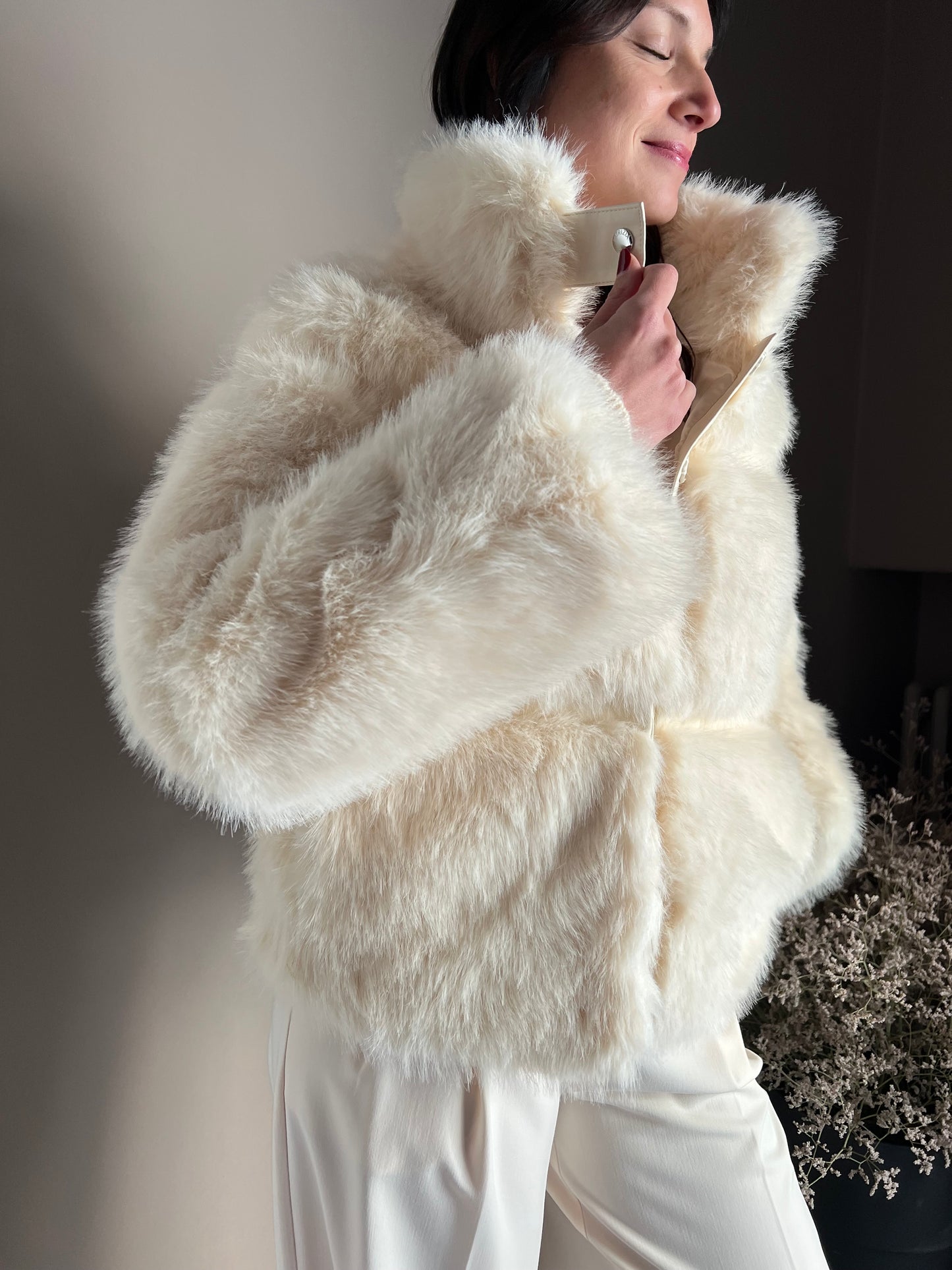 Giubbotto fluffy corto Wooly White