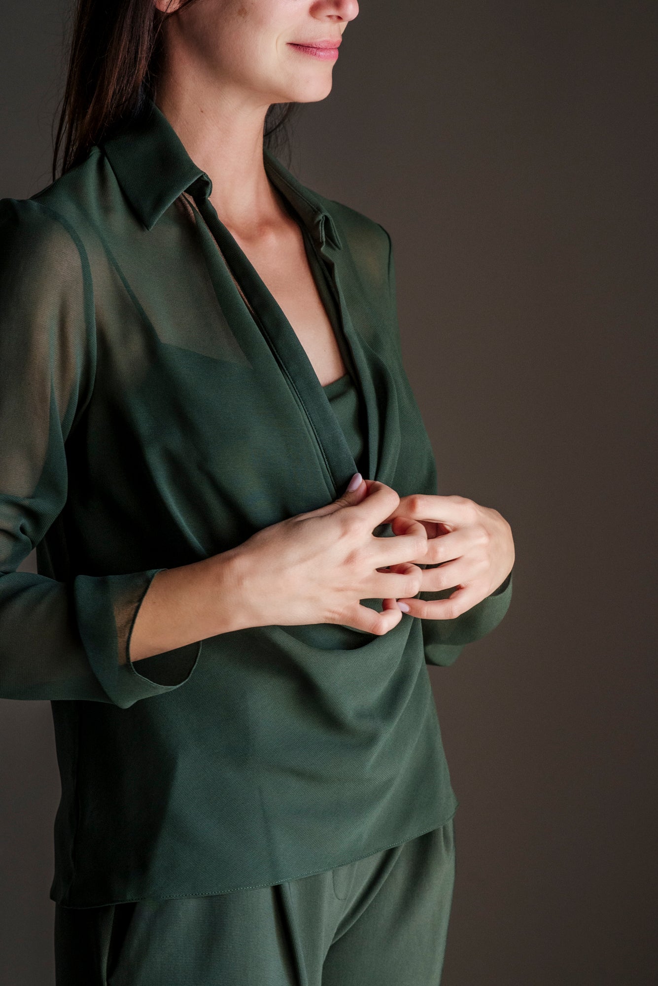 Blusa in chiffon con canotta