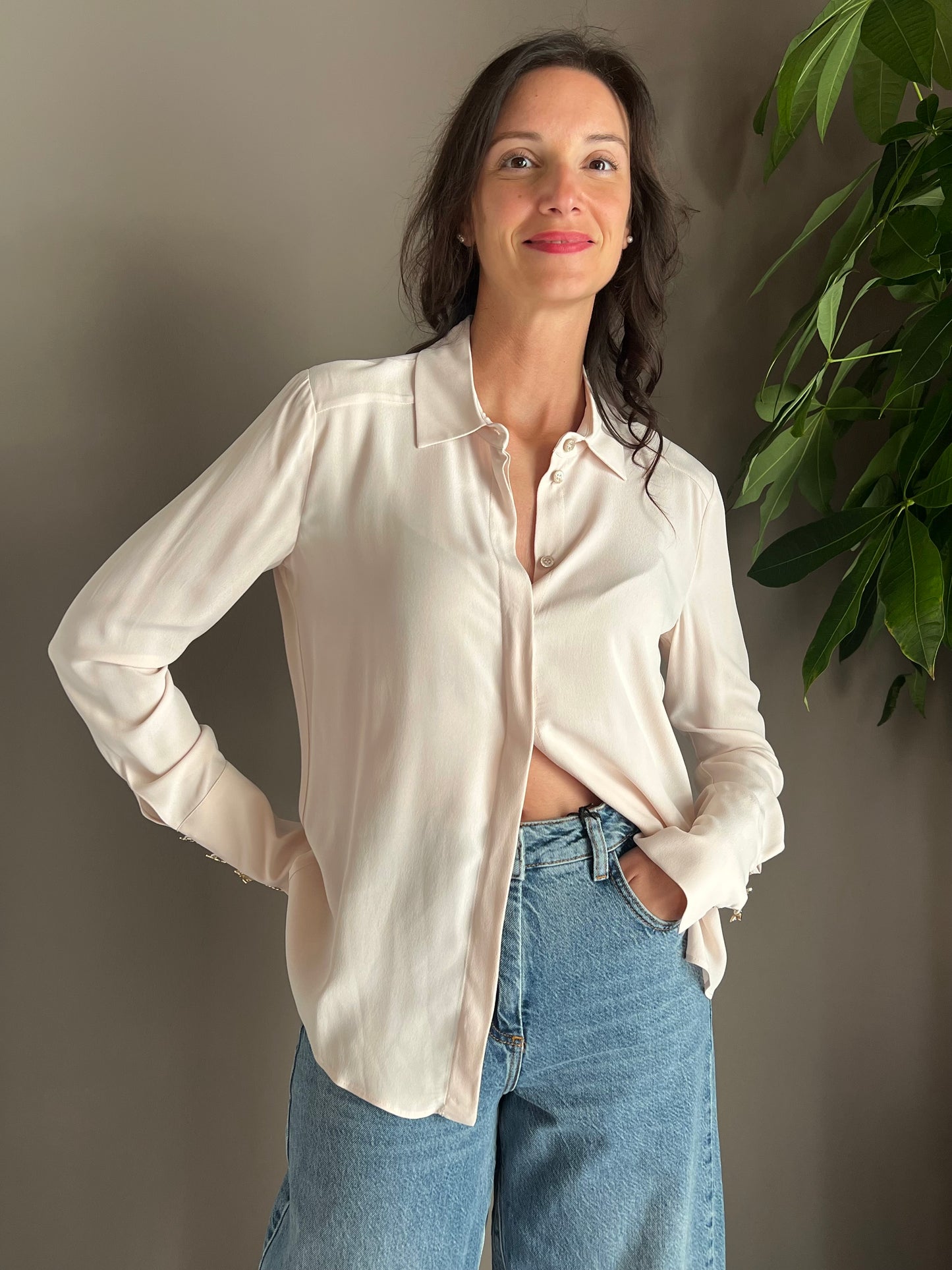 Camicia in viscosa con dettaglio fly sui polsi