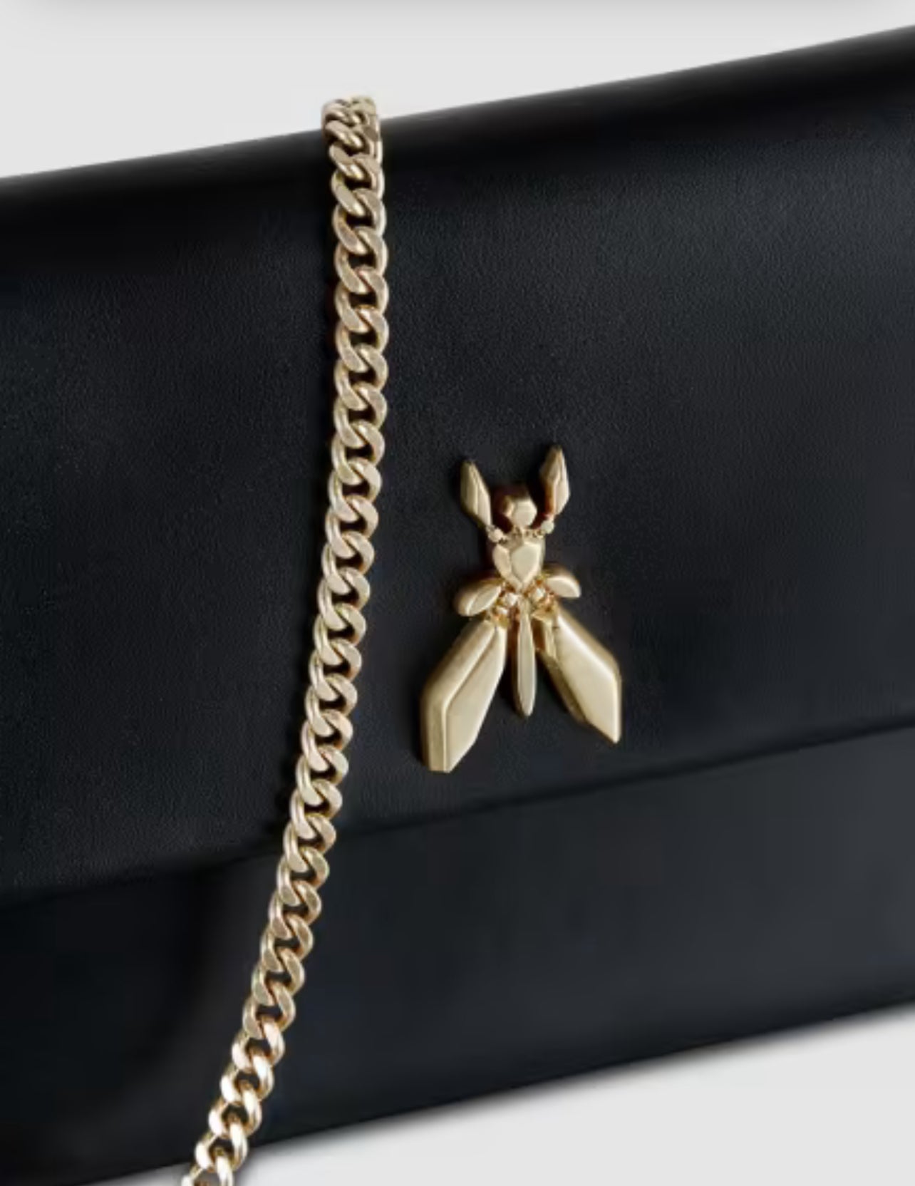 Borsa pochette in pelle nera con catena
