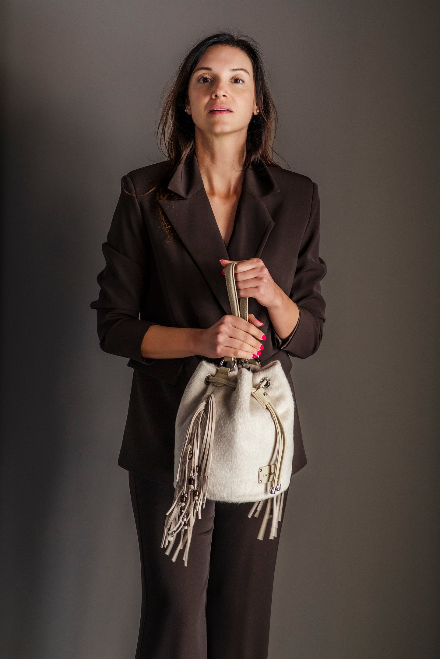 Borsa a Secchiello in Lana con Frange – La Carrie