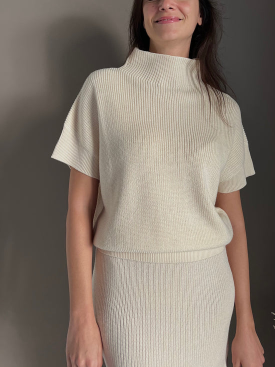 Maglia manica corta in lana a costine