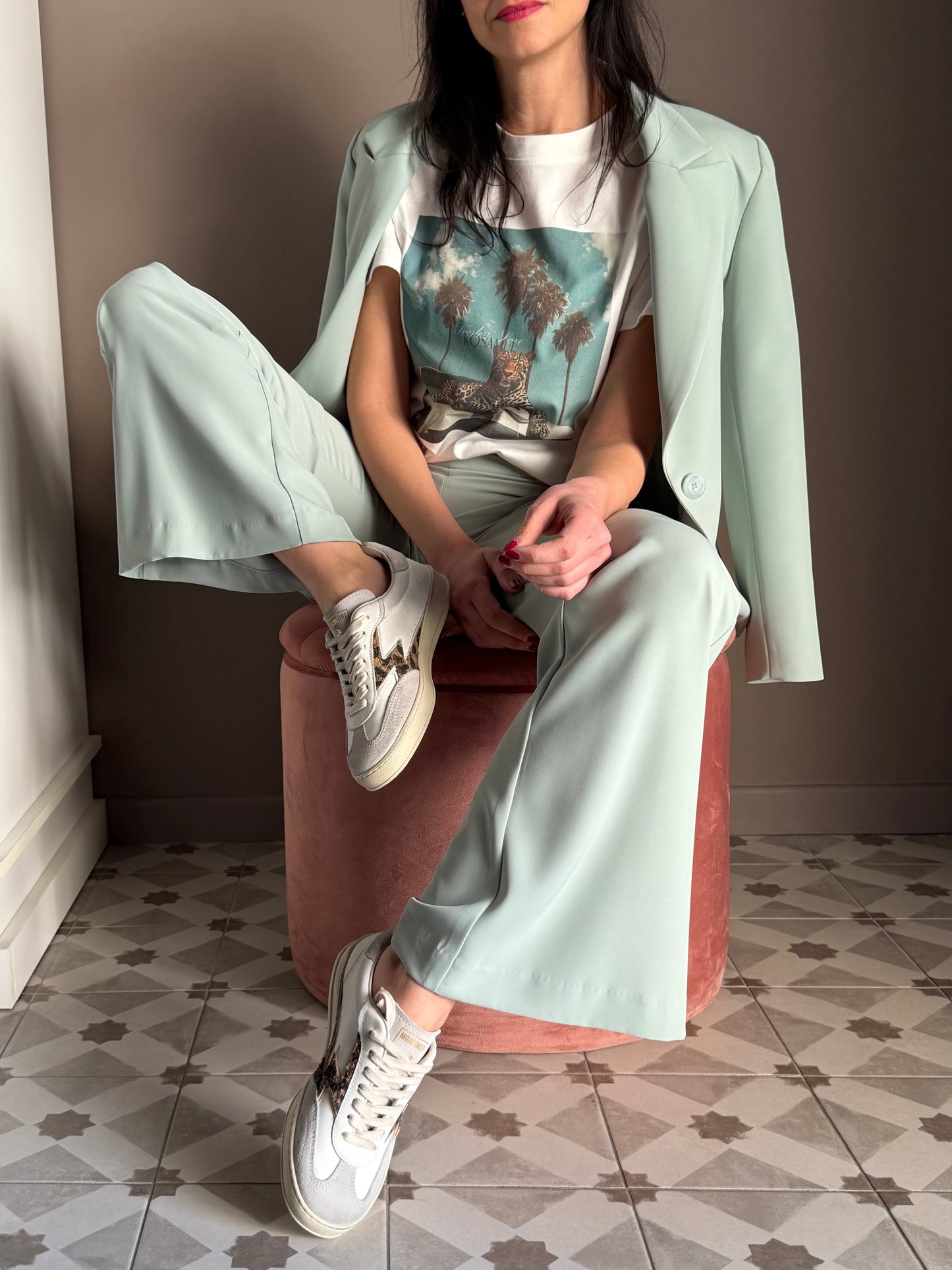 Sneakers in pelle e camoscio con dettaglio leo