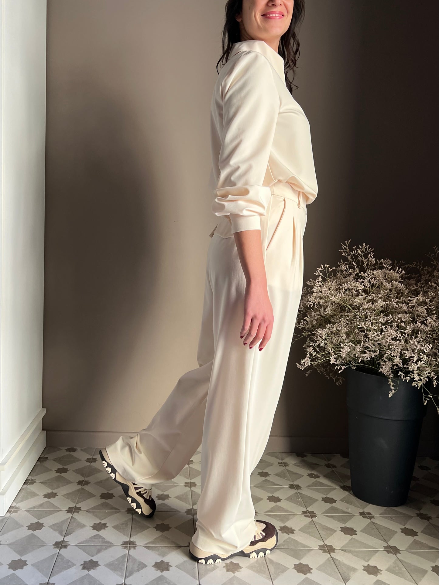 Pantalone morbido con pieghe