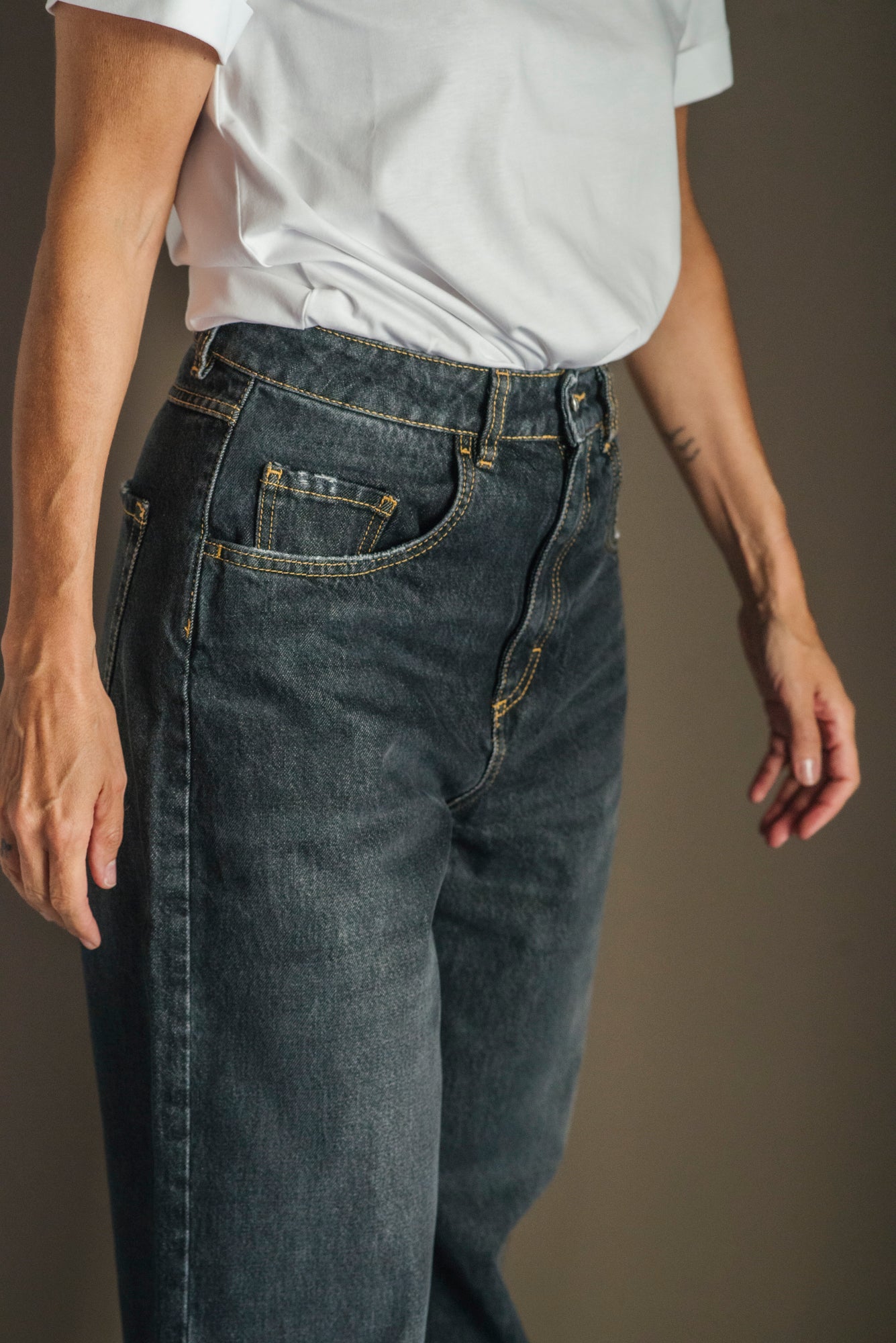 Pantalone denim modello Poppy- Grigio nero