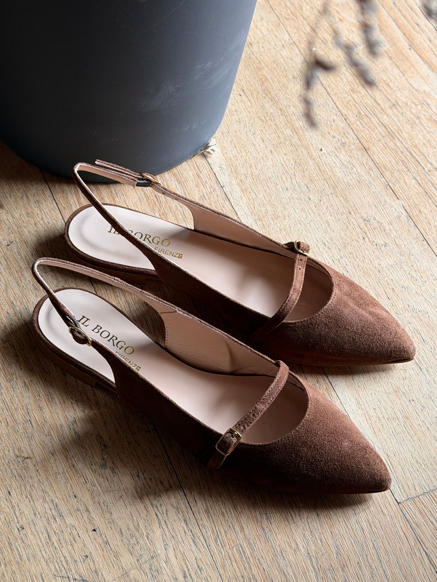 Slingback in camoscio marrone