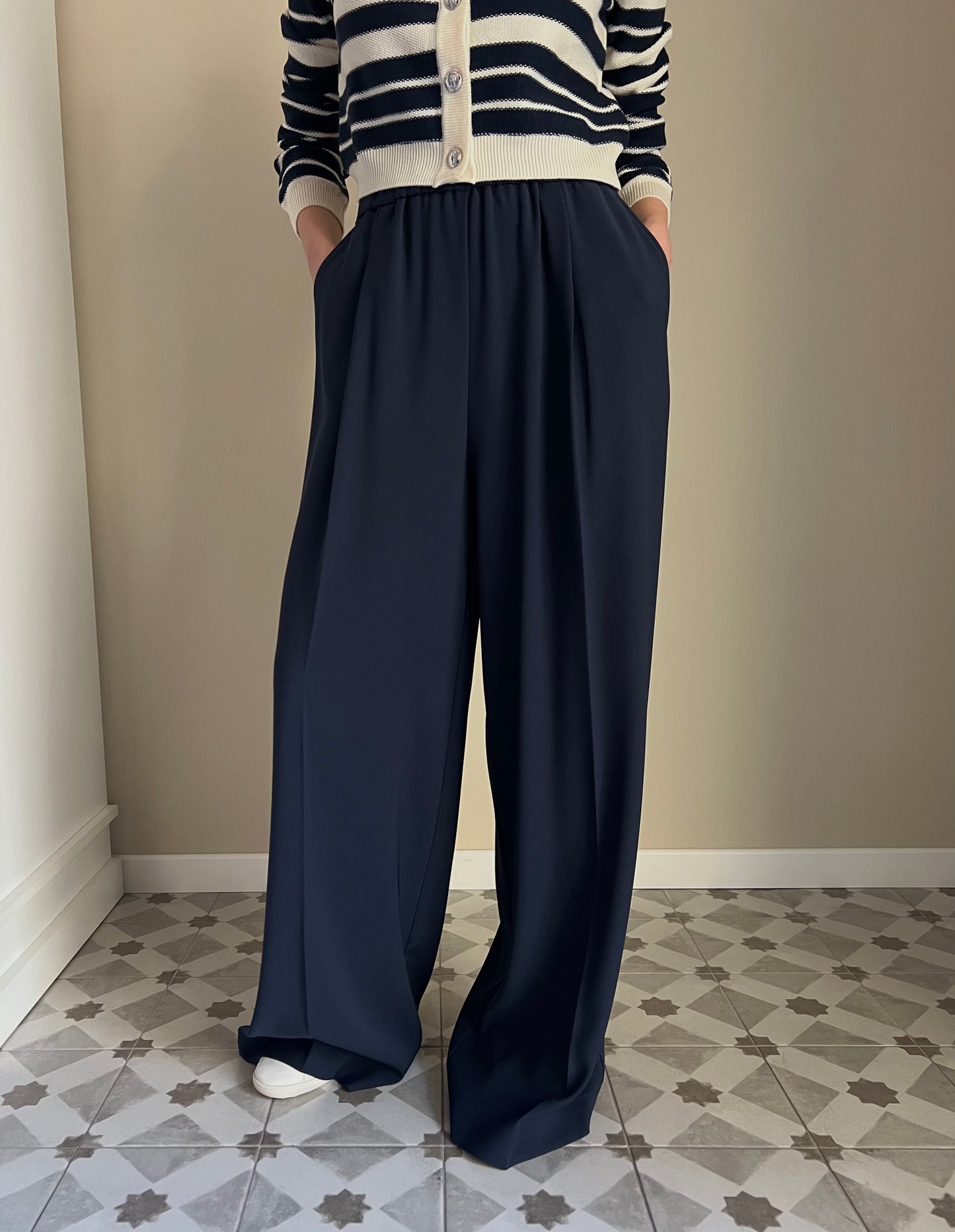 Pantalone crépe ampio con elastico in vita