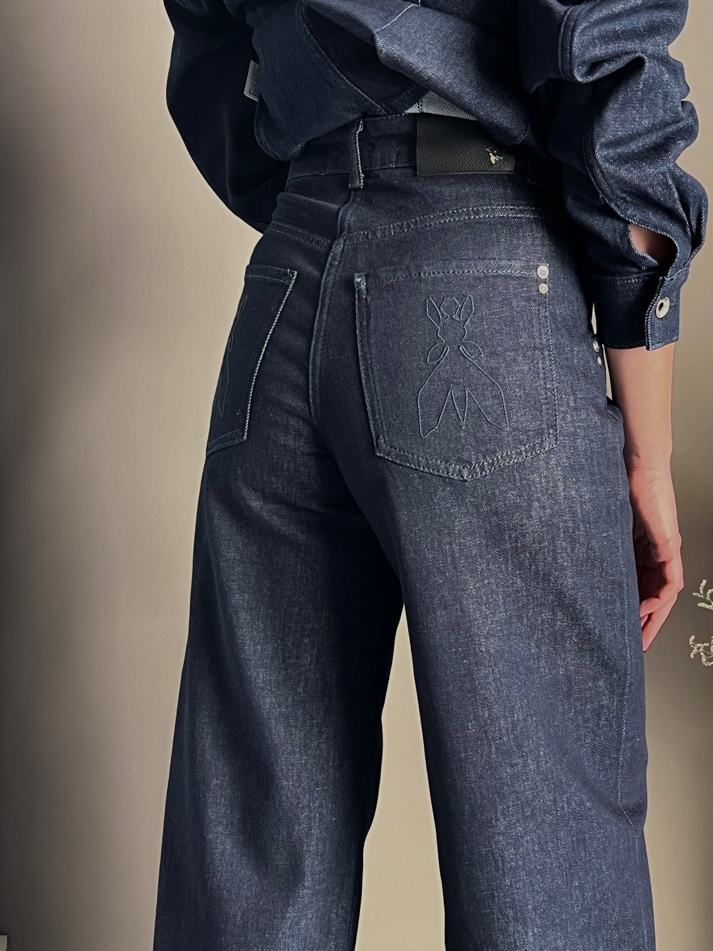 Jeans a palazzo con bottoni
