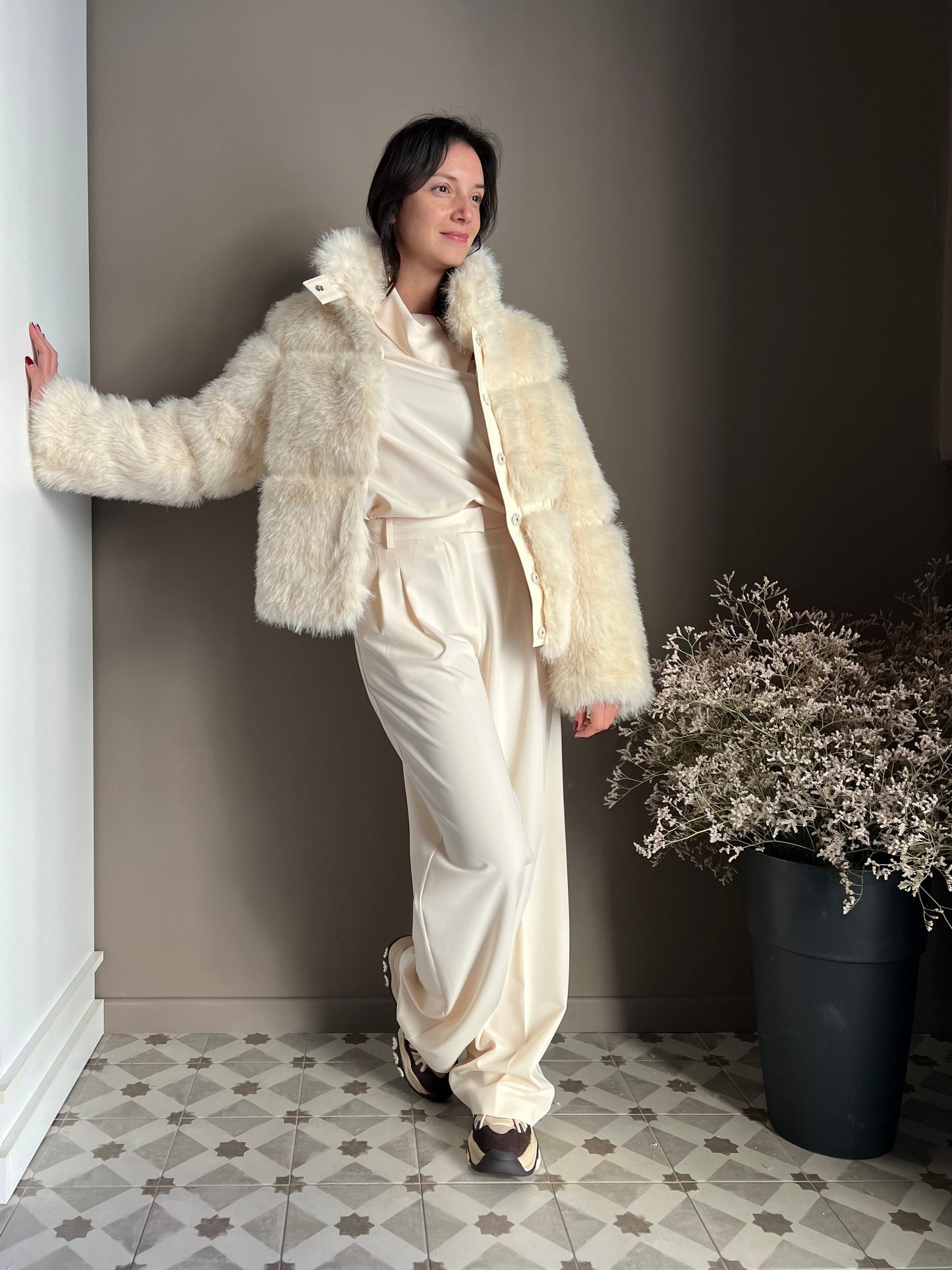 Giubbotto fluffy corto Wooly White