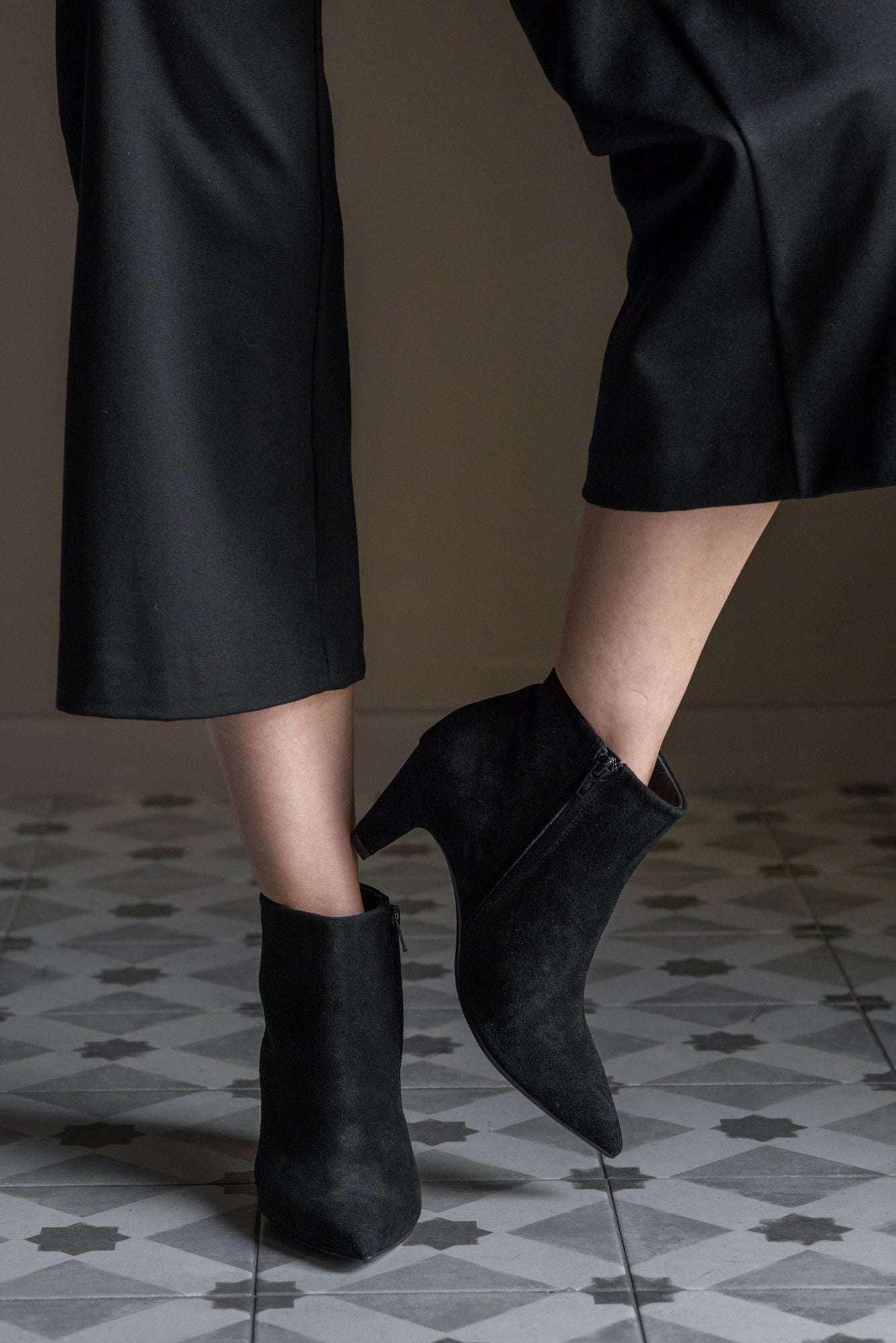 Stivaletto in camoscio Anna F nero