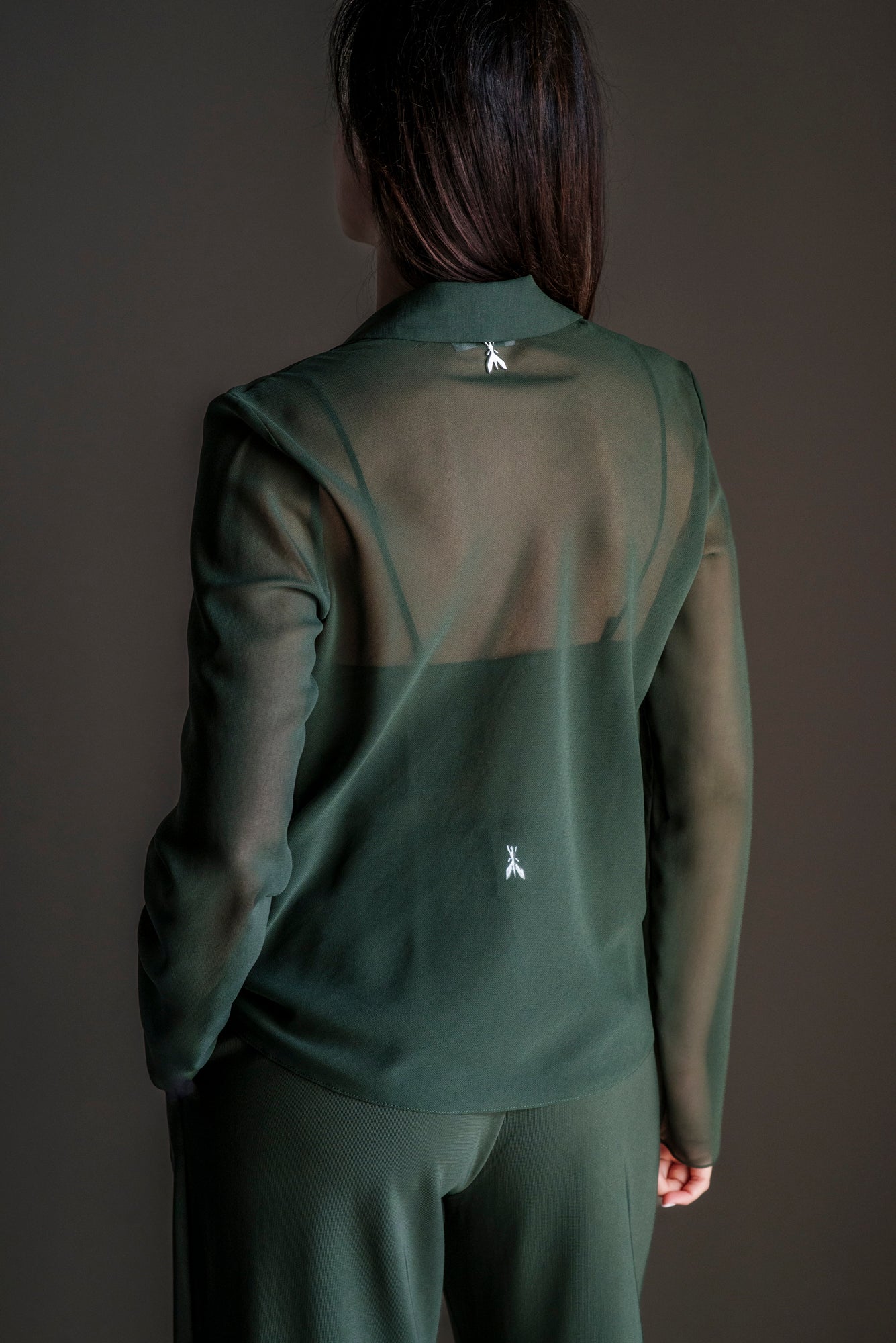 Blusa in chiffon con canotta