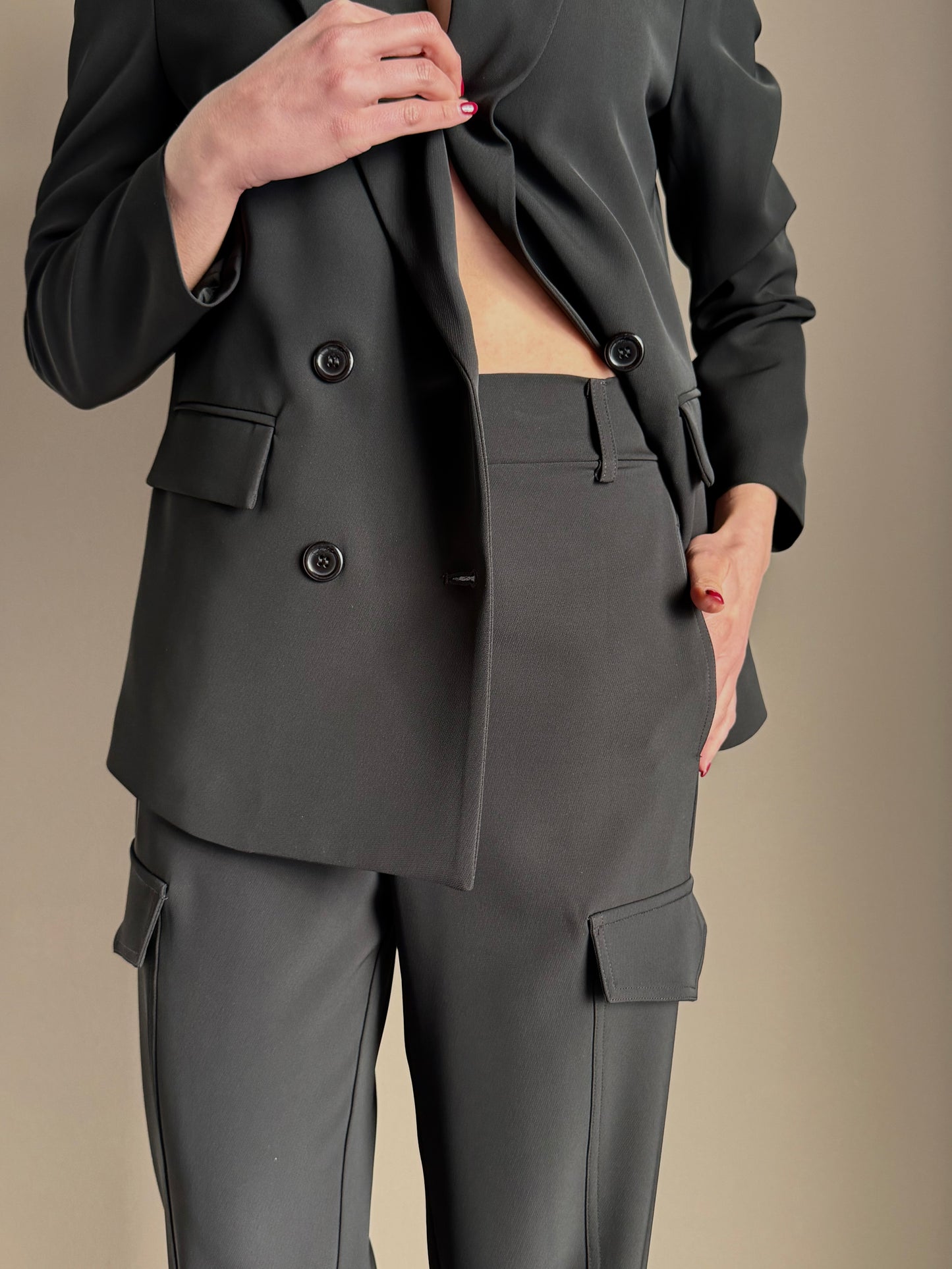 Pantalone cargo in crepe