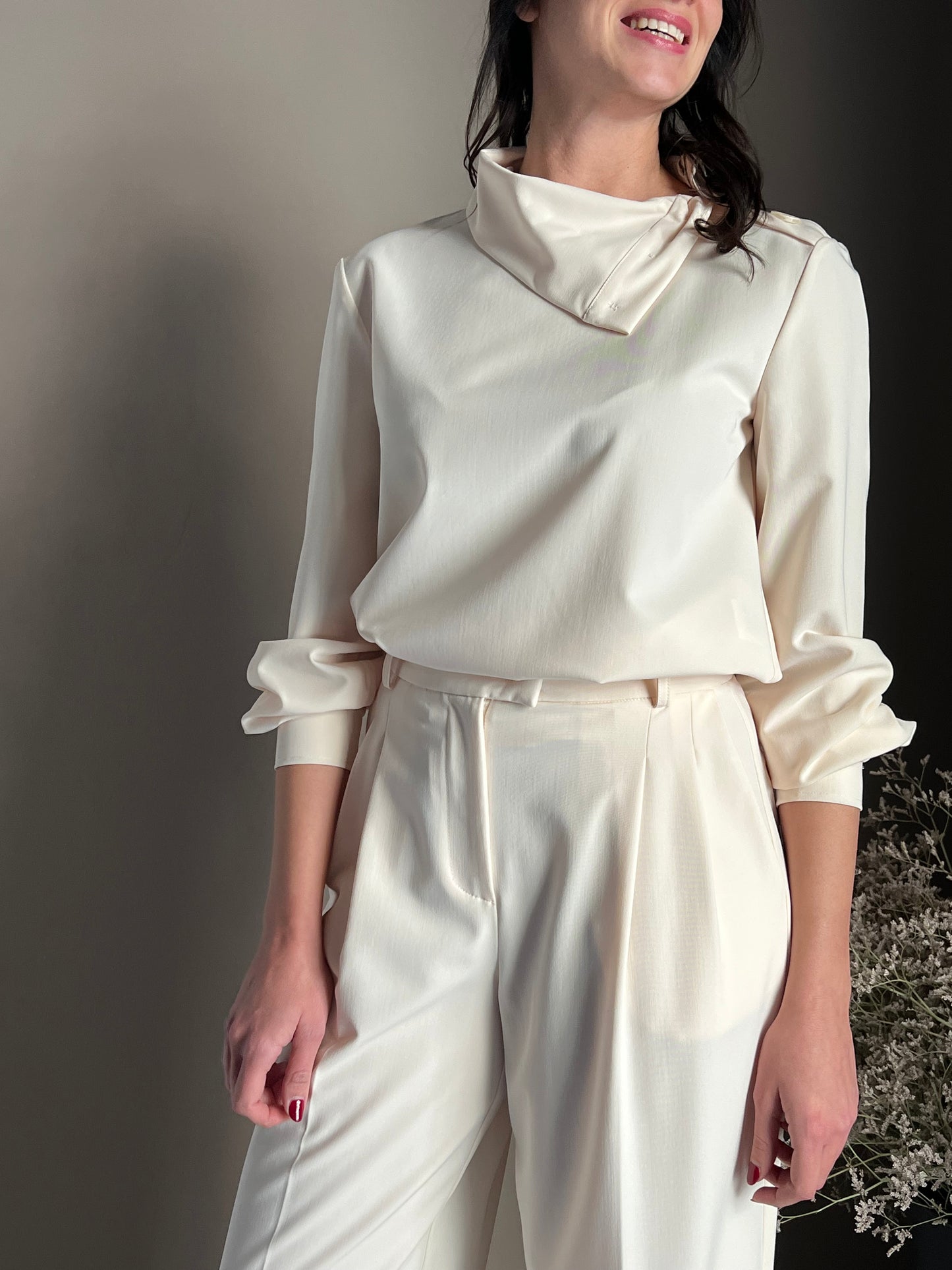 Pantalone morbido con pieghe