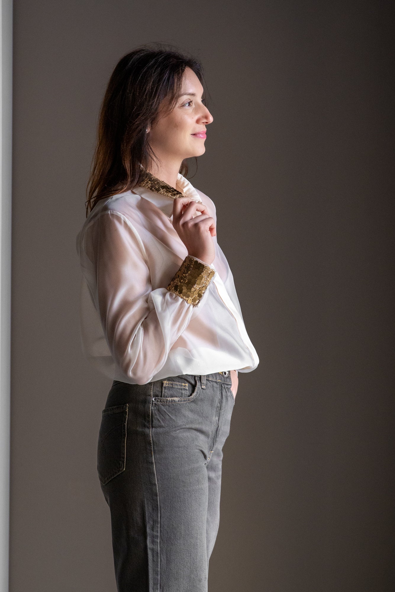 Blusa in organza con dettagli paillettes