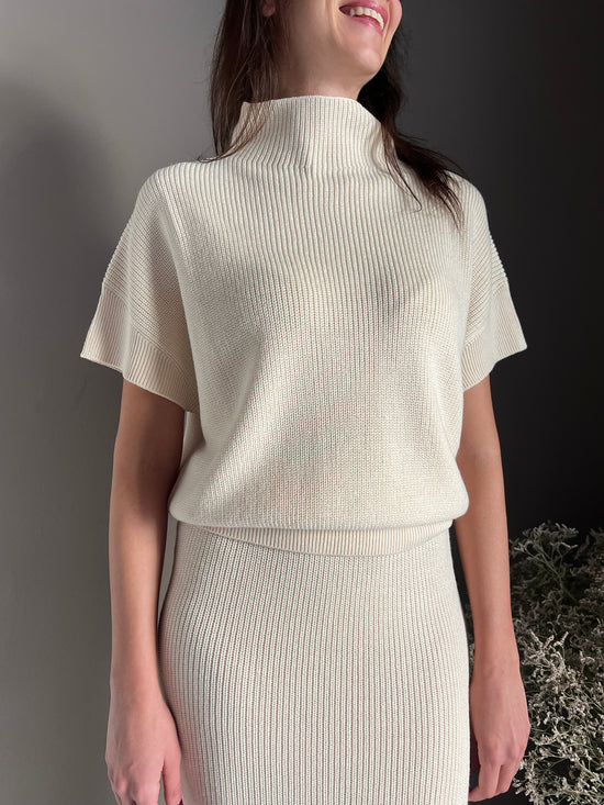 Maglia manica corta in lana a costine