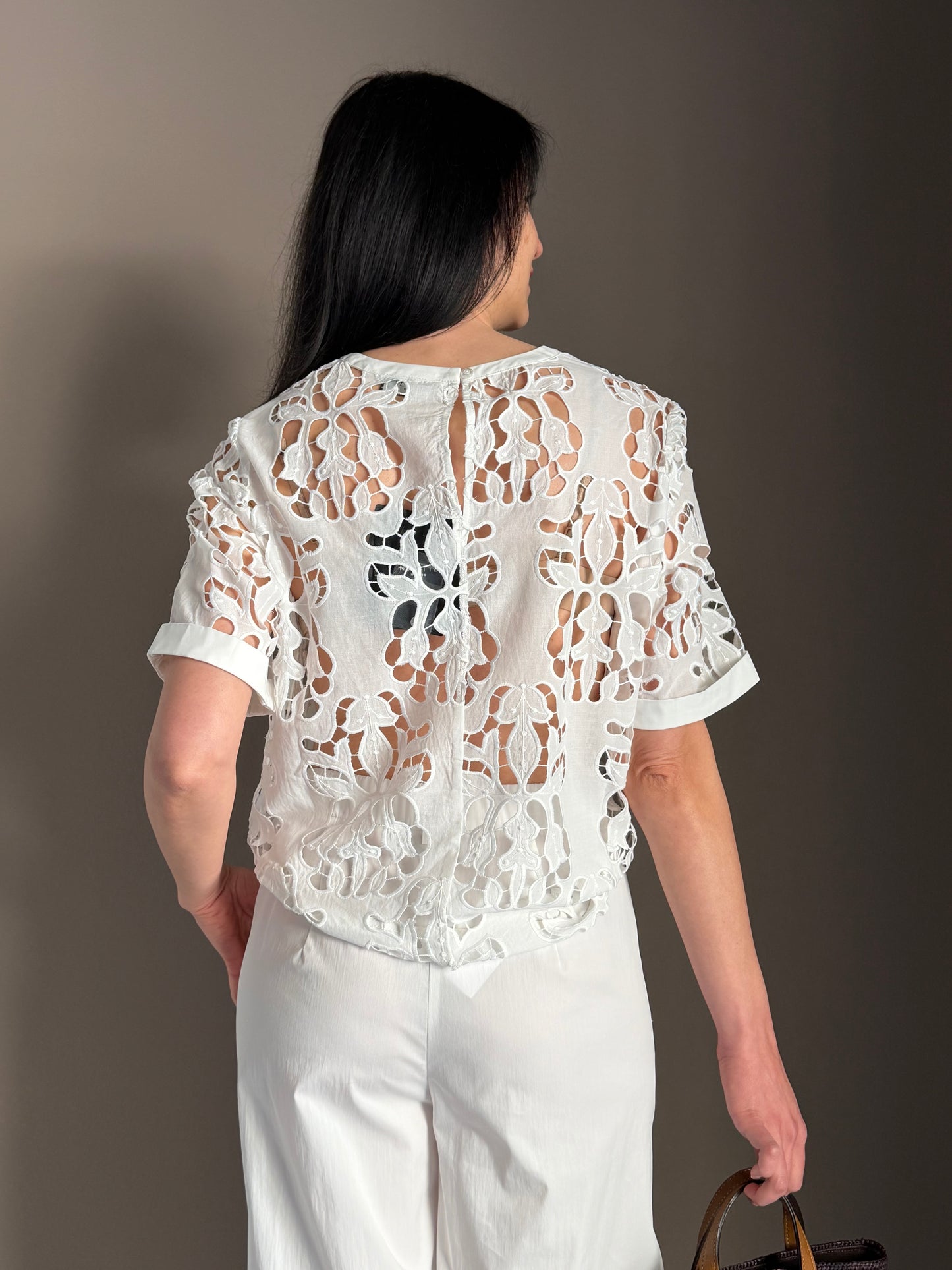 Blusa in macrame’ e tencel bianca