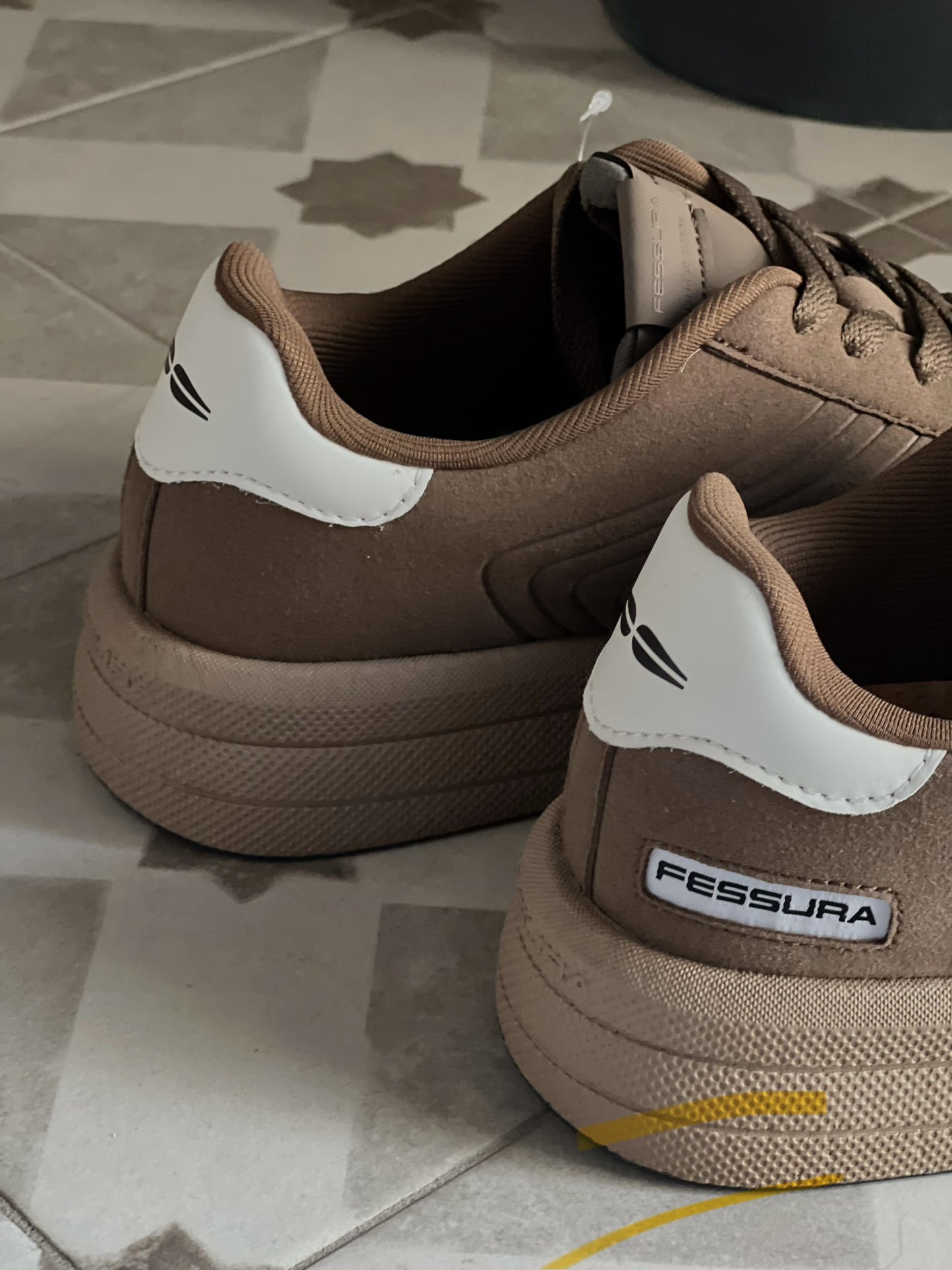 Sneakers Fessura con platform taupe