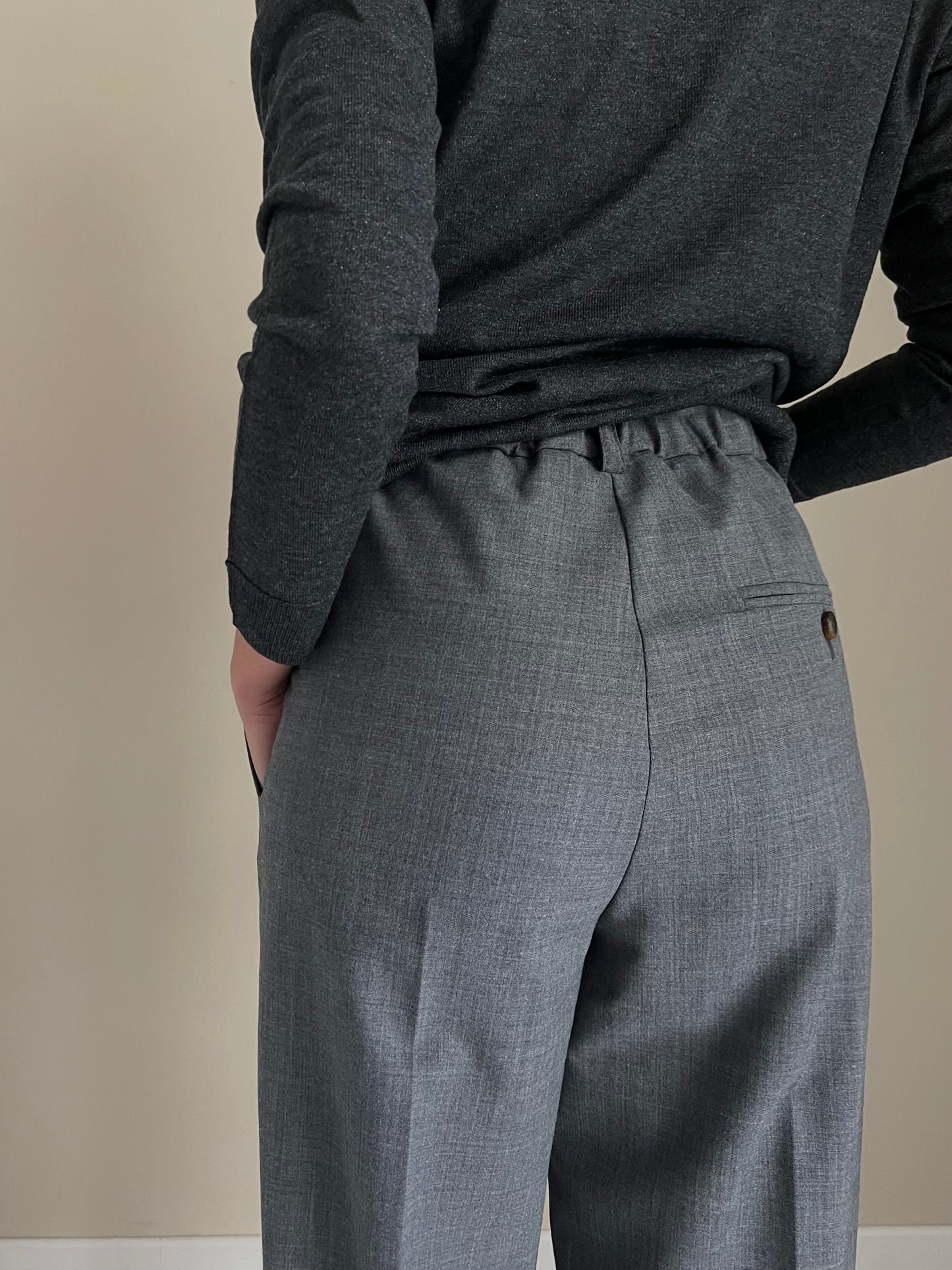 Pantalone chino vita bassa grigio