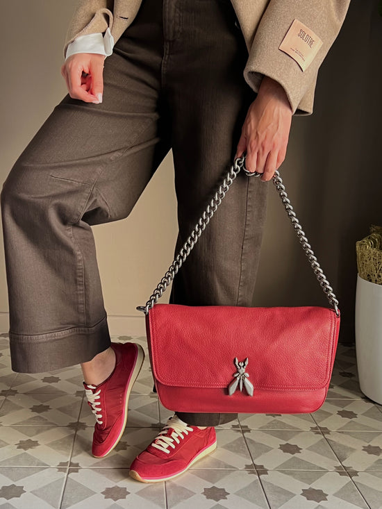 Borsa a spalla media con catena