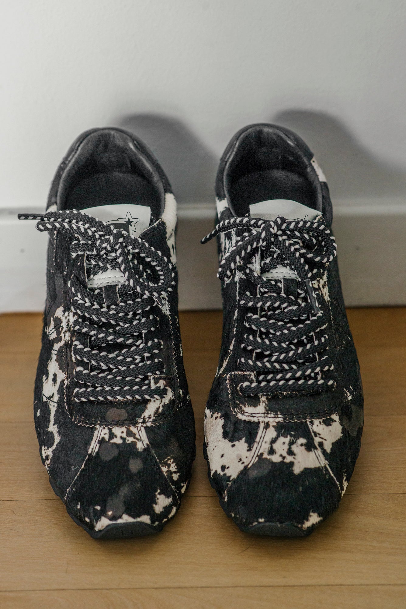 Sneakers in cavallino bianco/nero