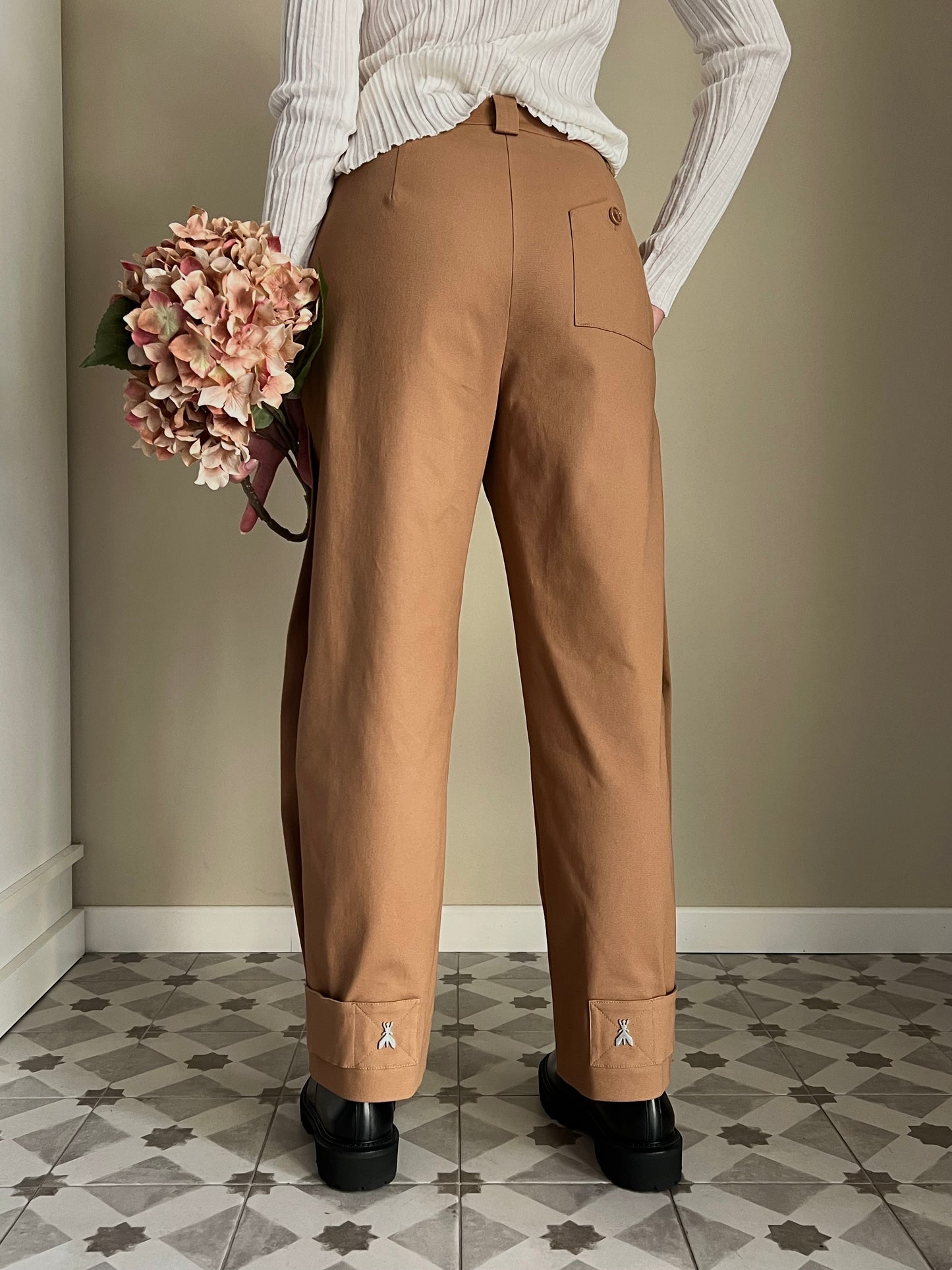 Pantalone alla caviglia in gabardine di cotone