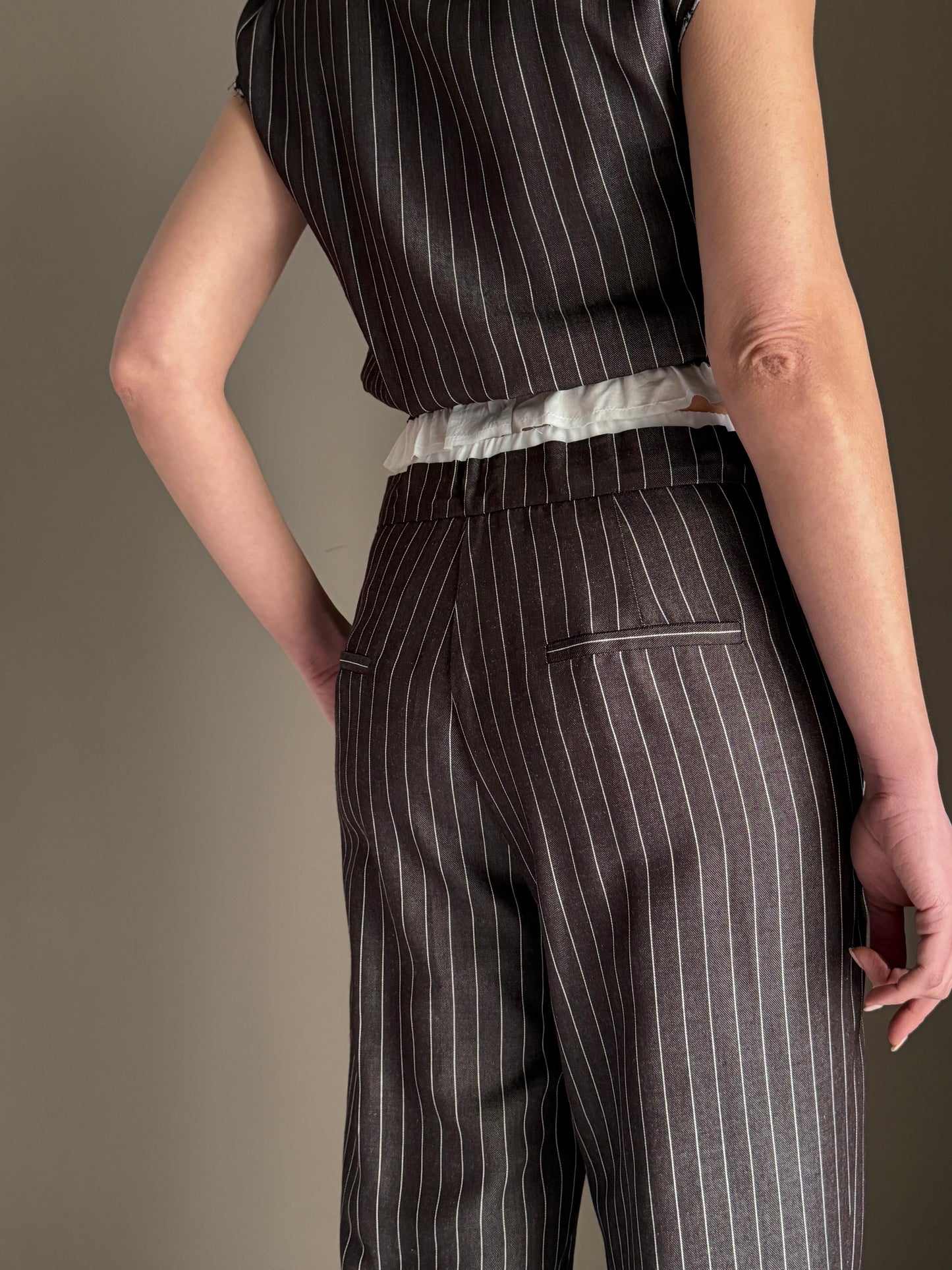 Pantalone gessato fondente