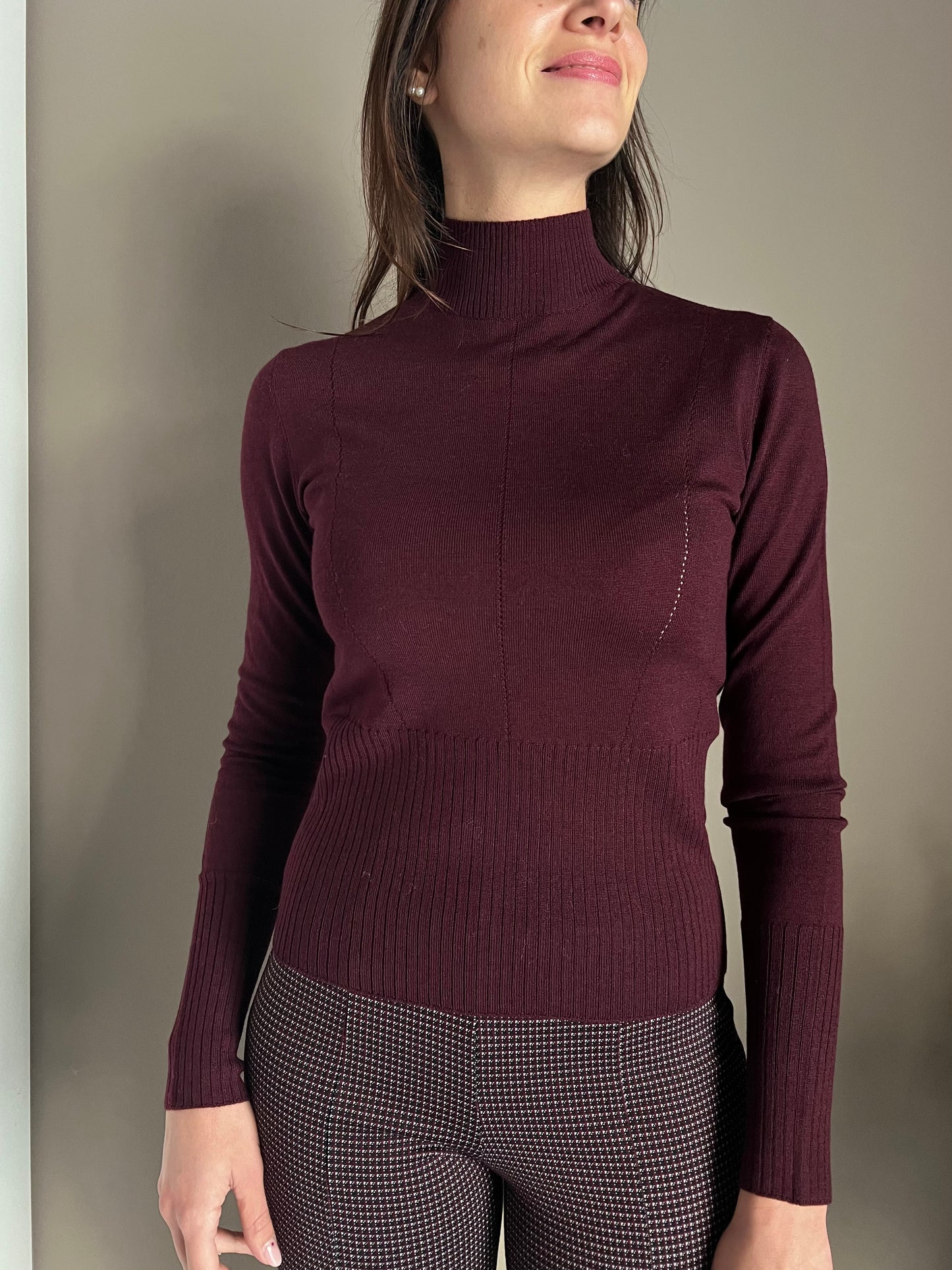 Maglia in lana rasata collo alto Purple red